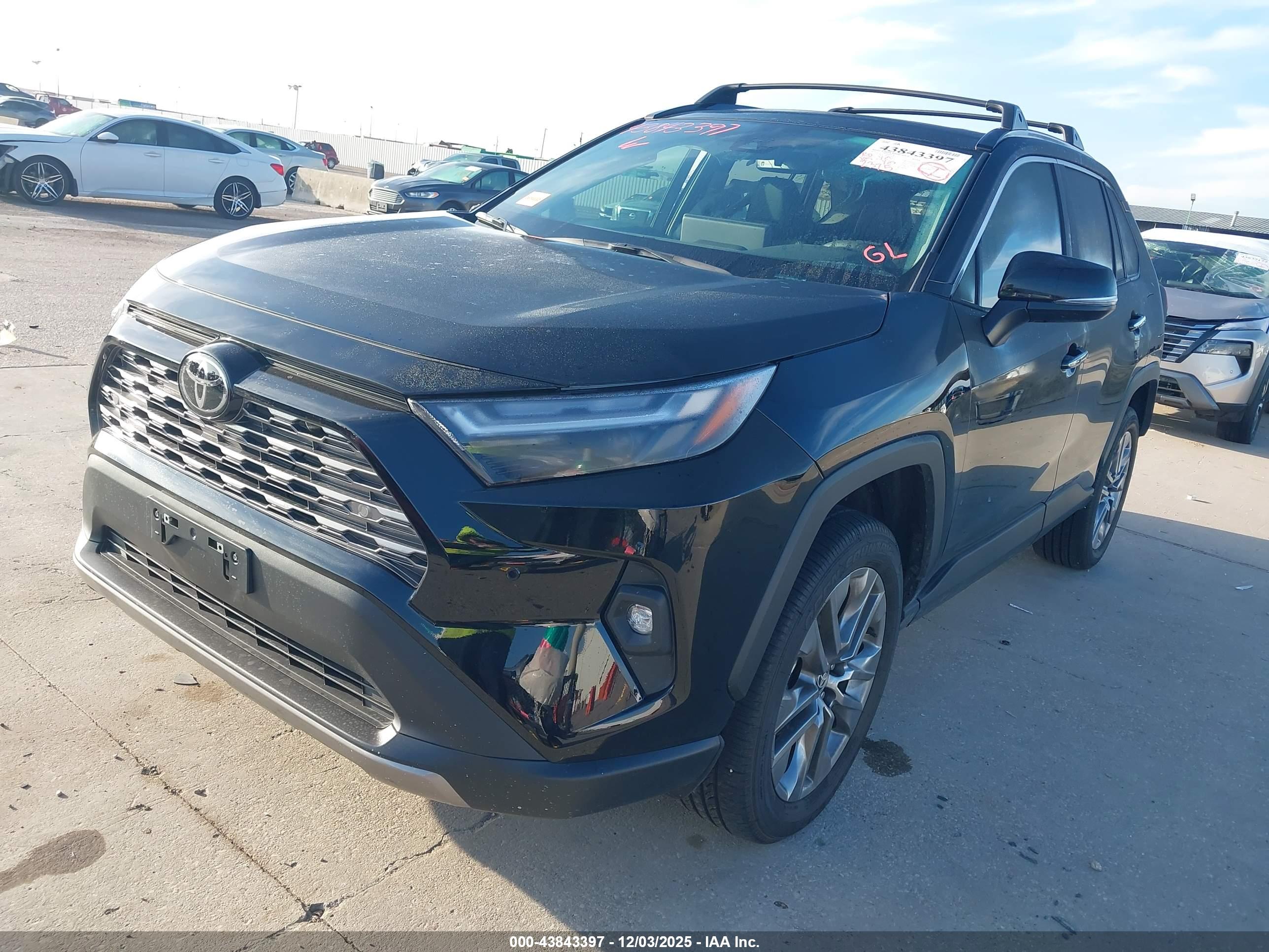 TOYOTA RAV4 image 2