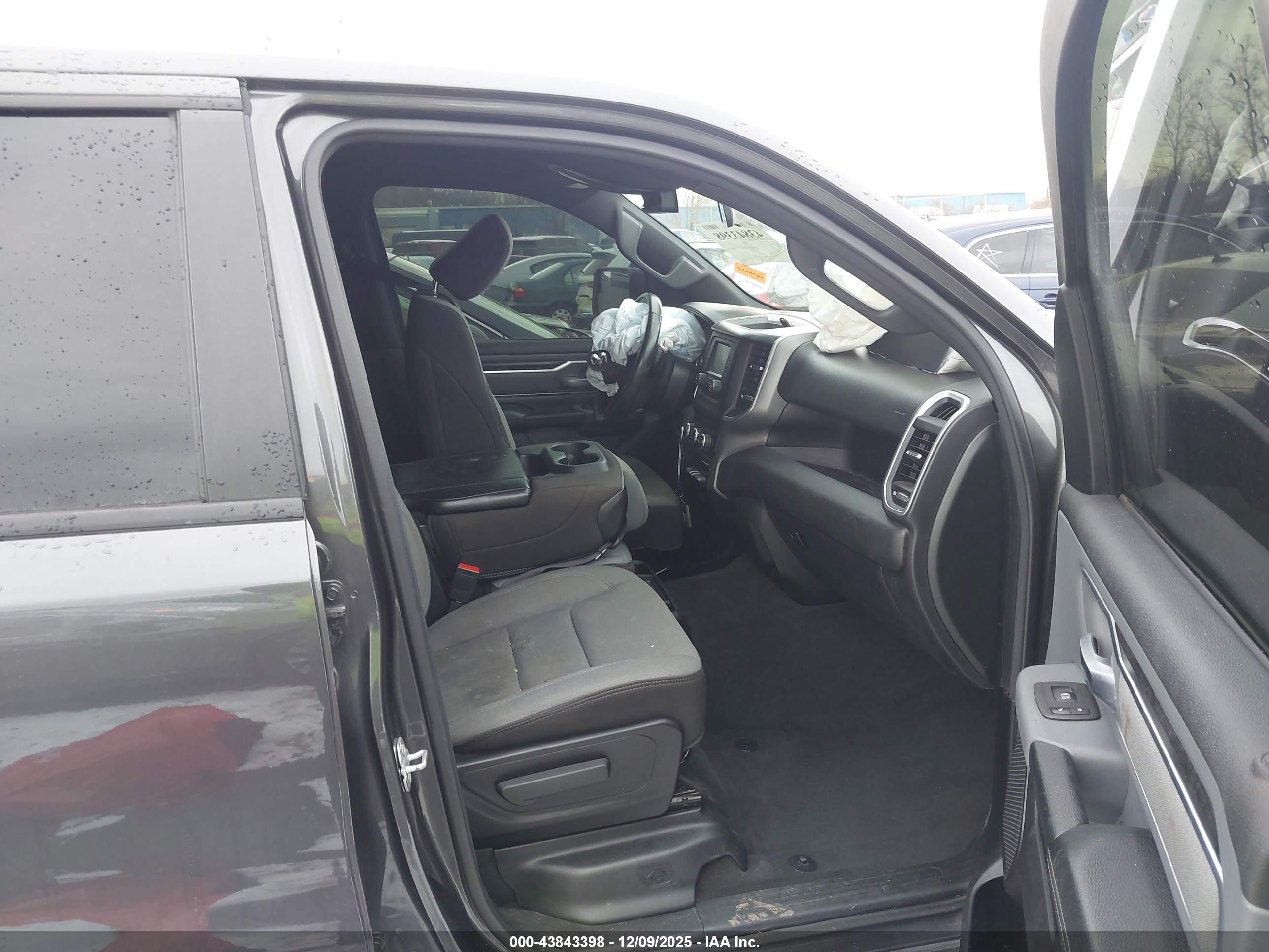 RAM 1500 image 5