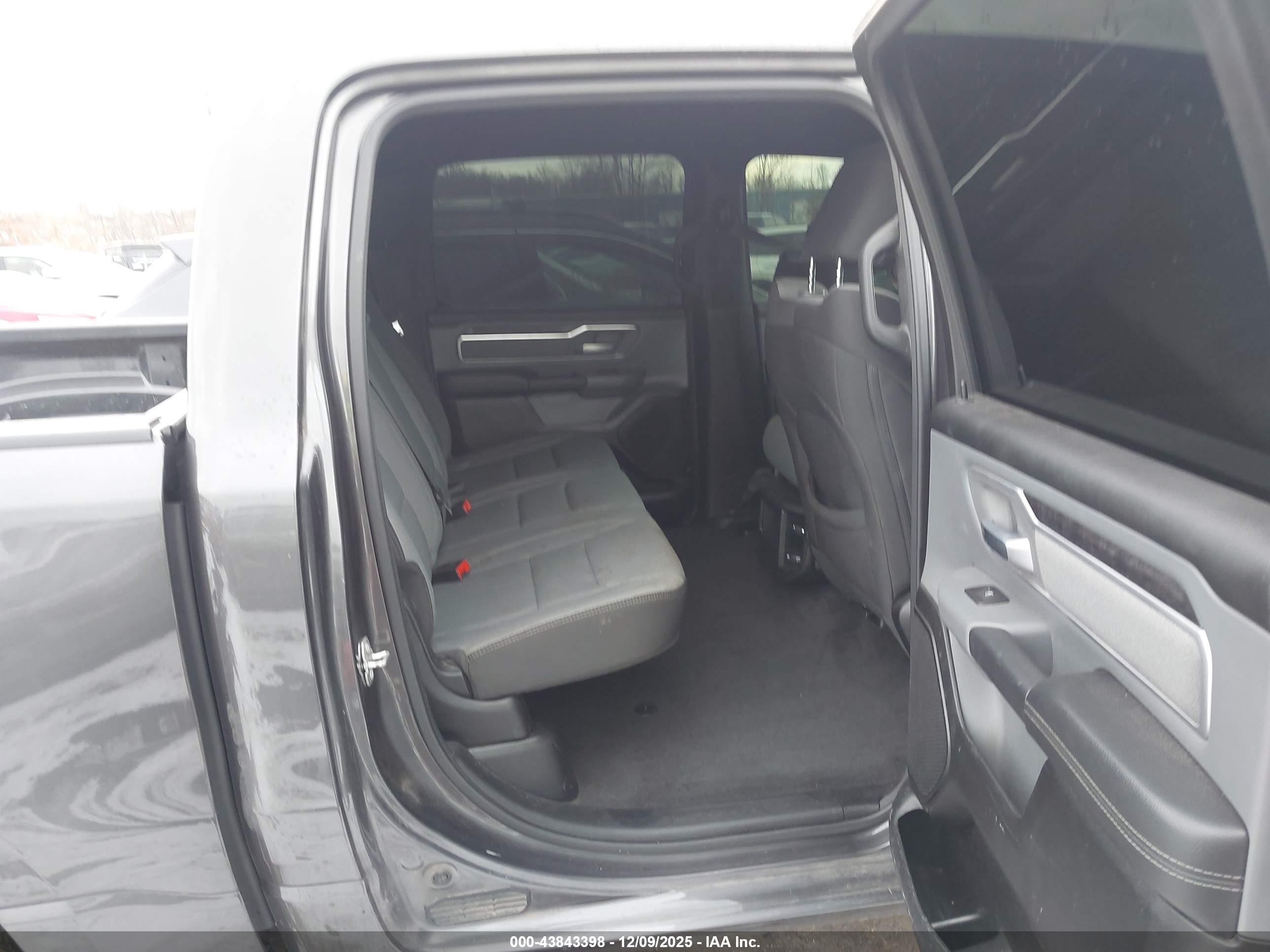RAM 1500 image 8
