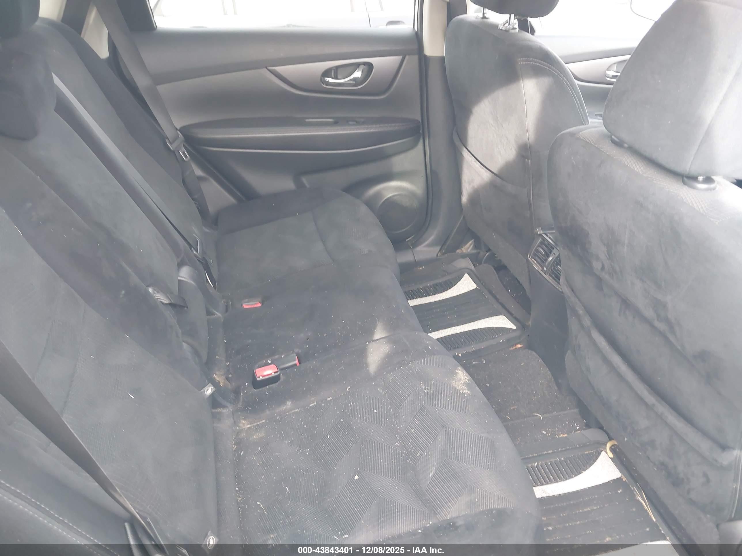 NISSAN ROGUE image 8