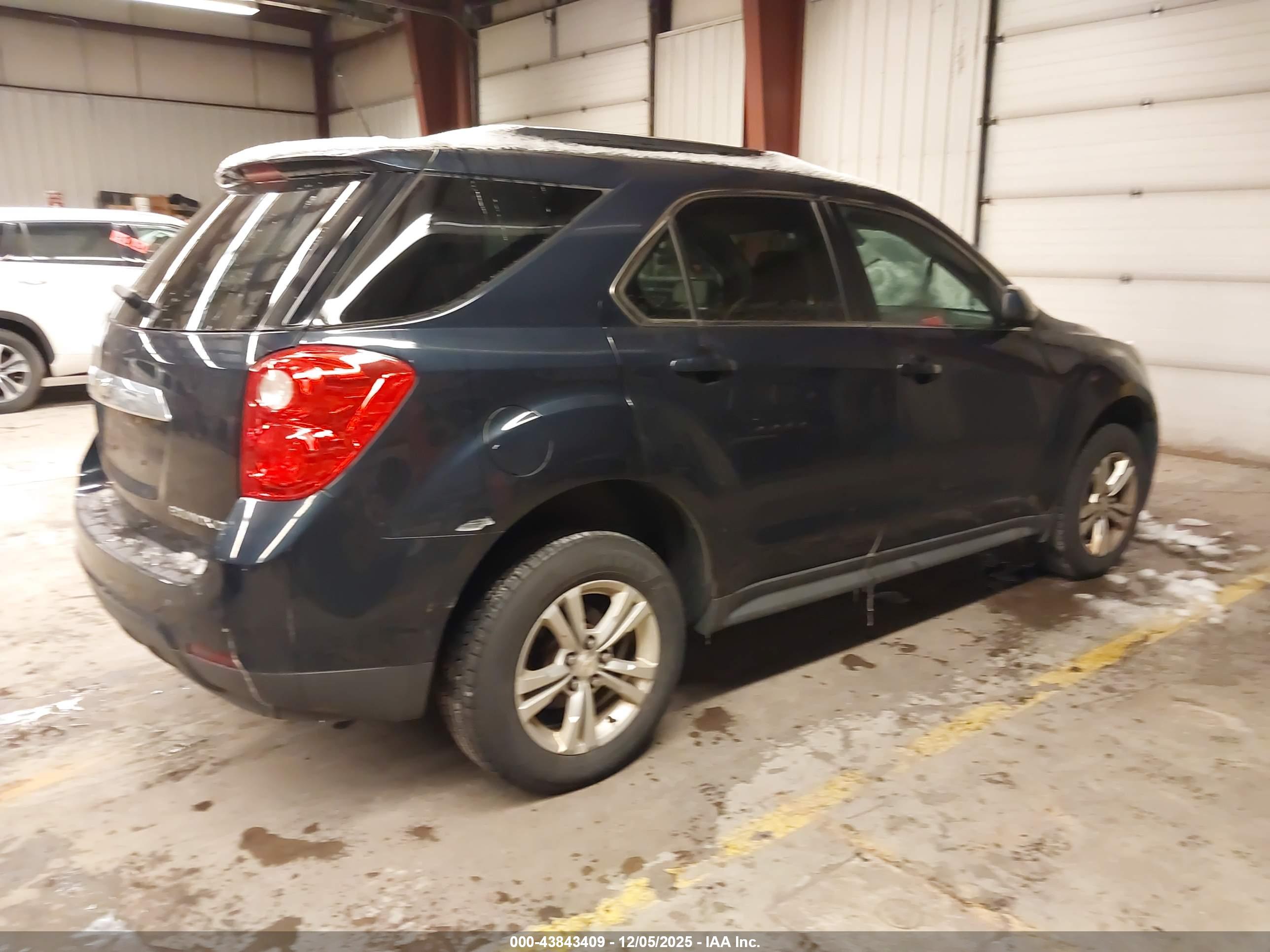 CHEVROLET EQUINOX image 4