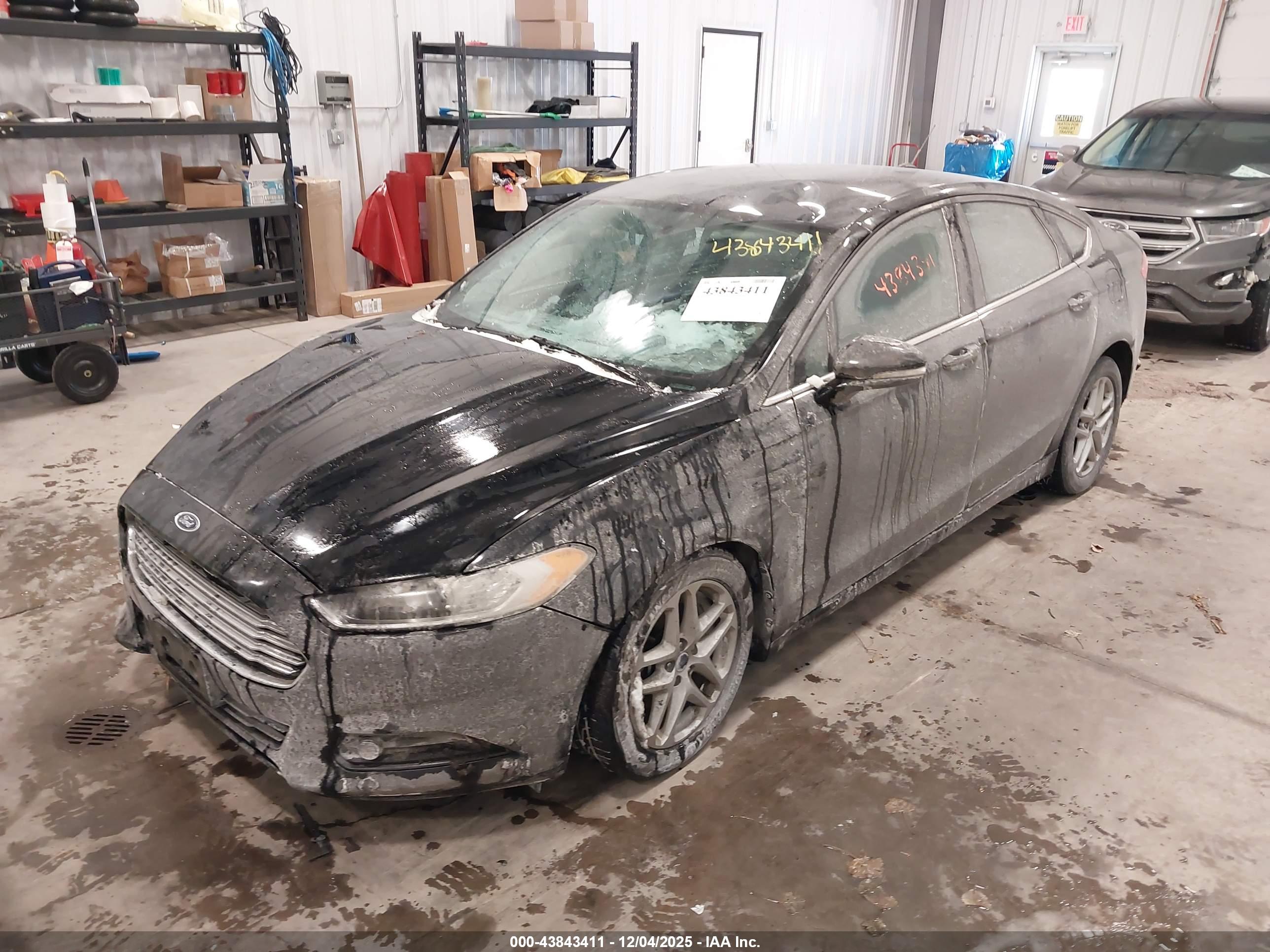 FORD FUSION image 2