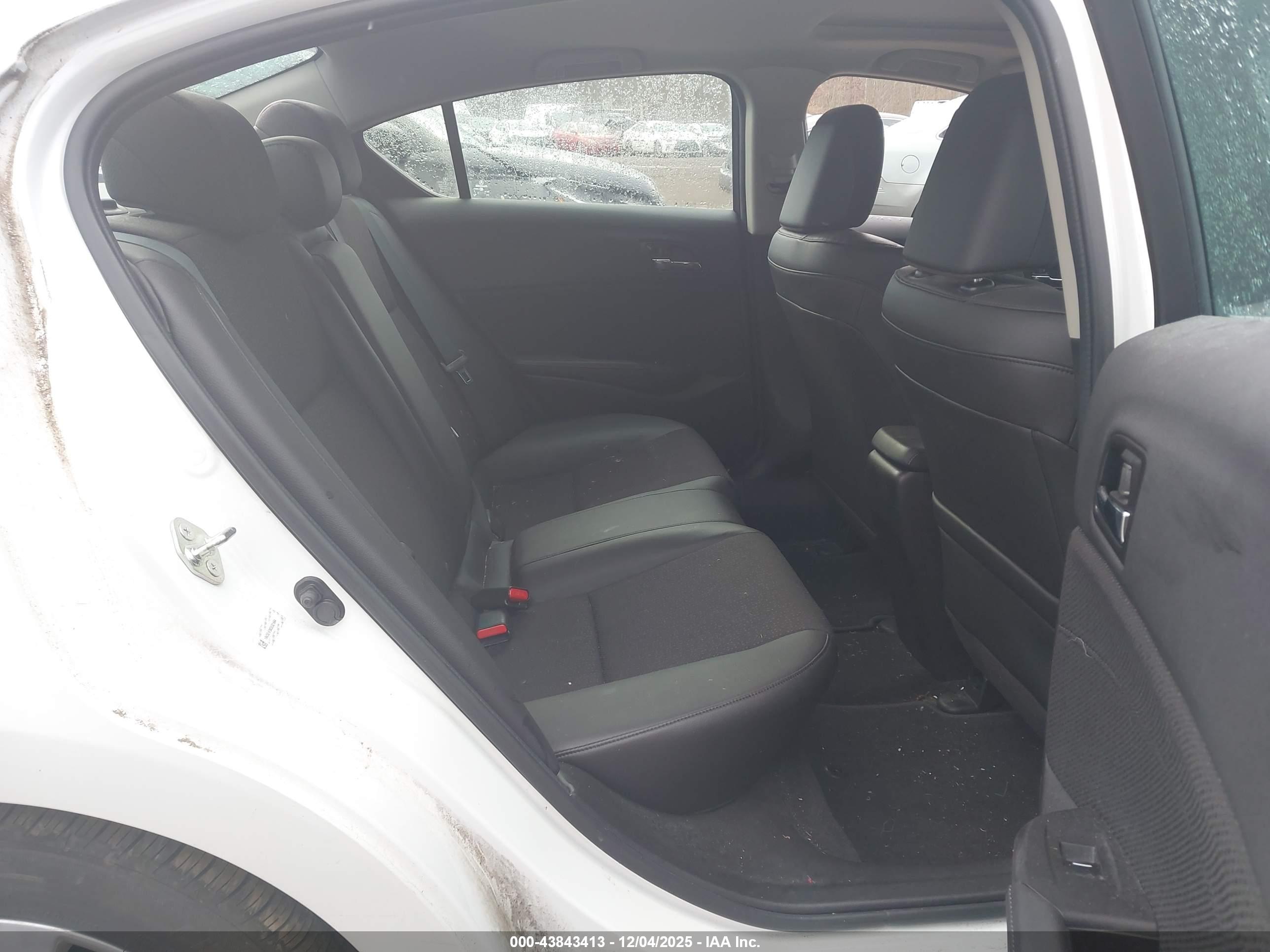 ACURA ILX image 8