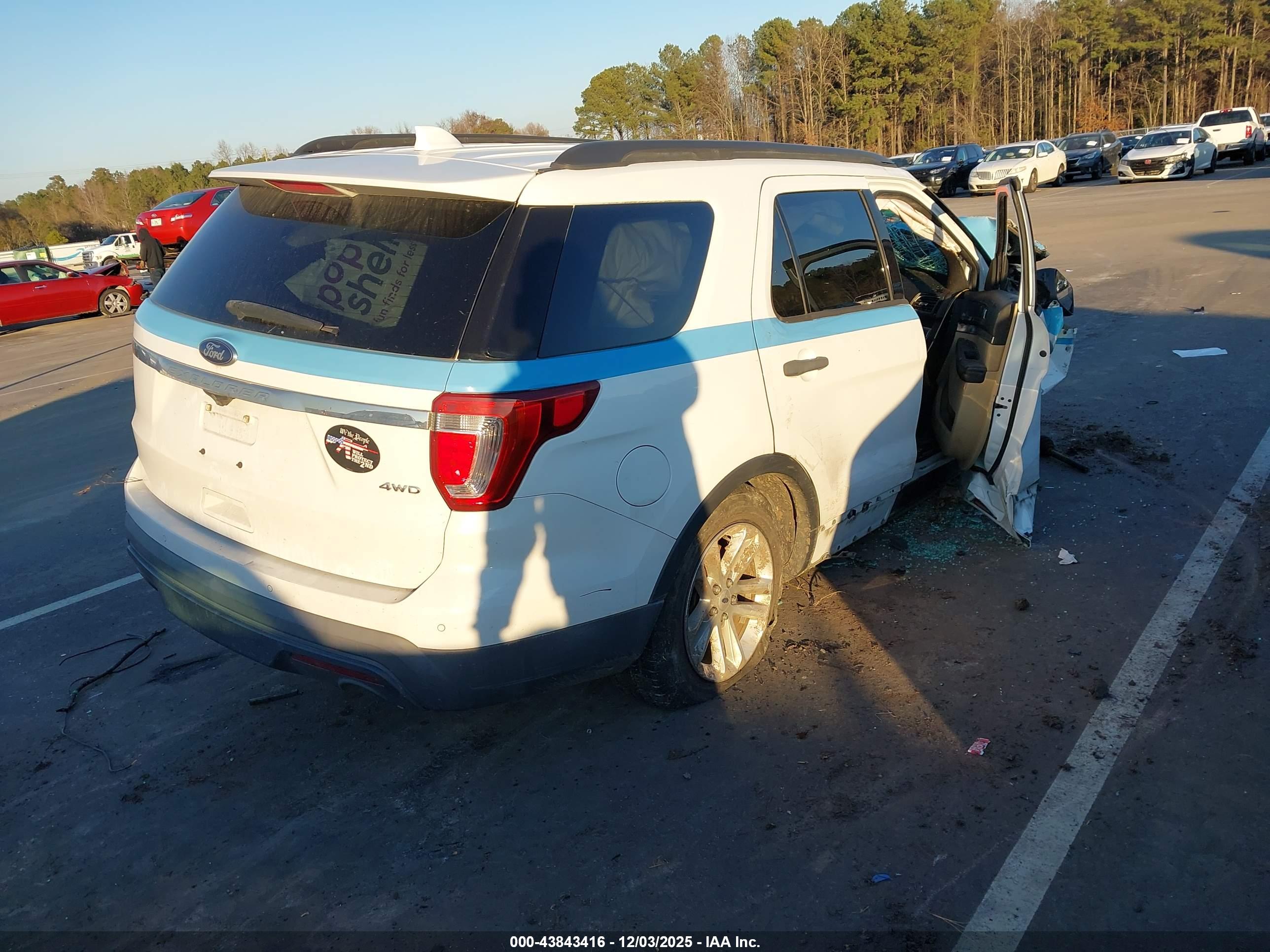 FORD EXPLORER image 4