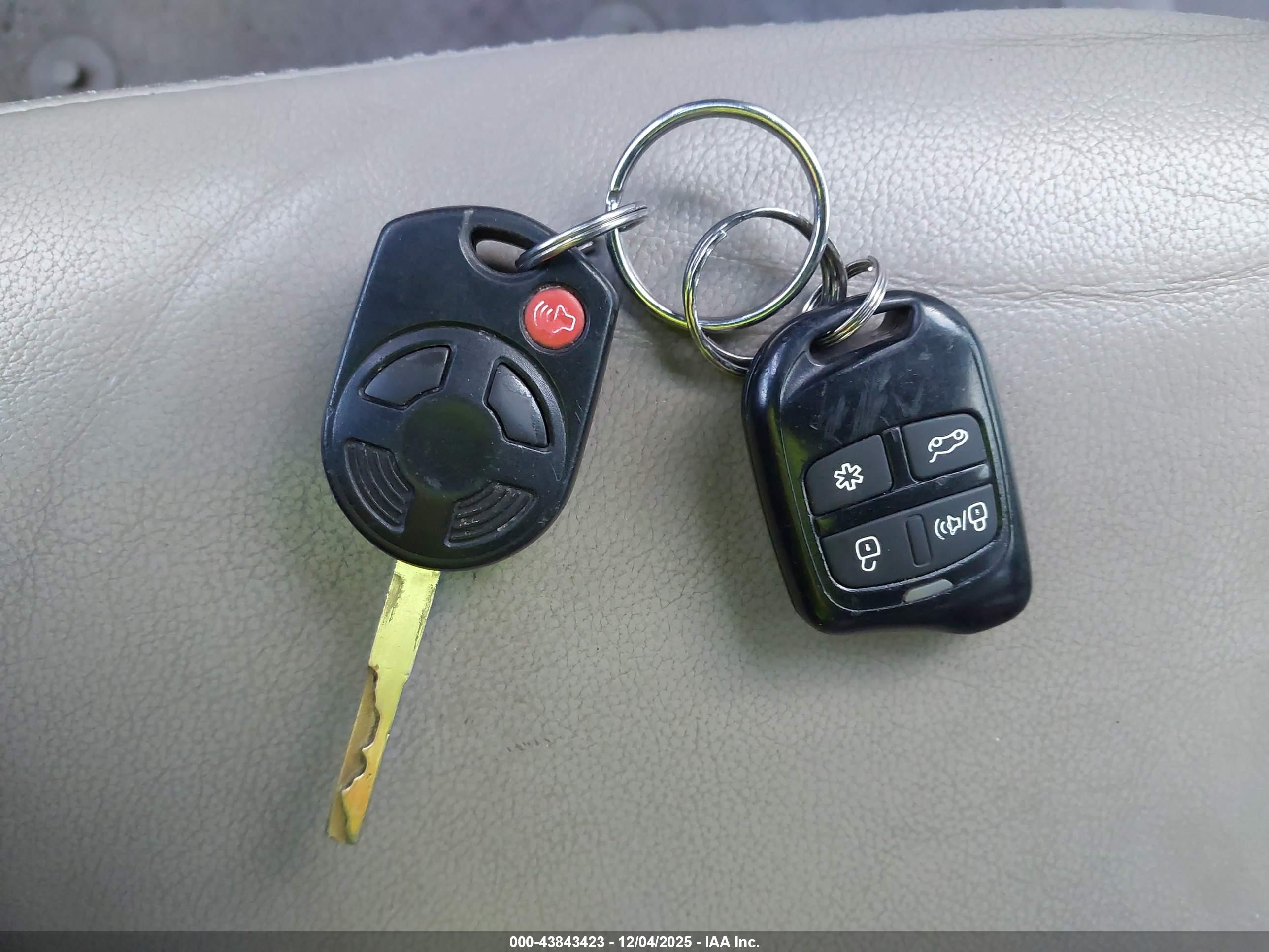 FORD ESCAPE image 11