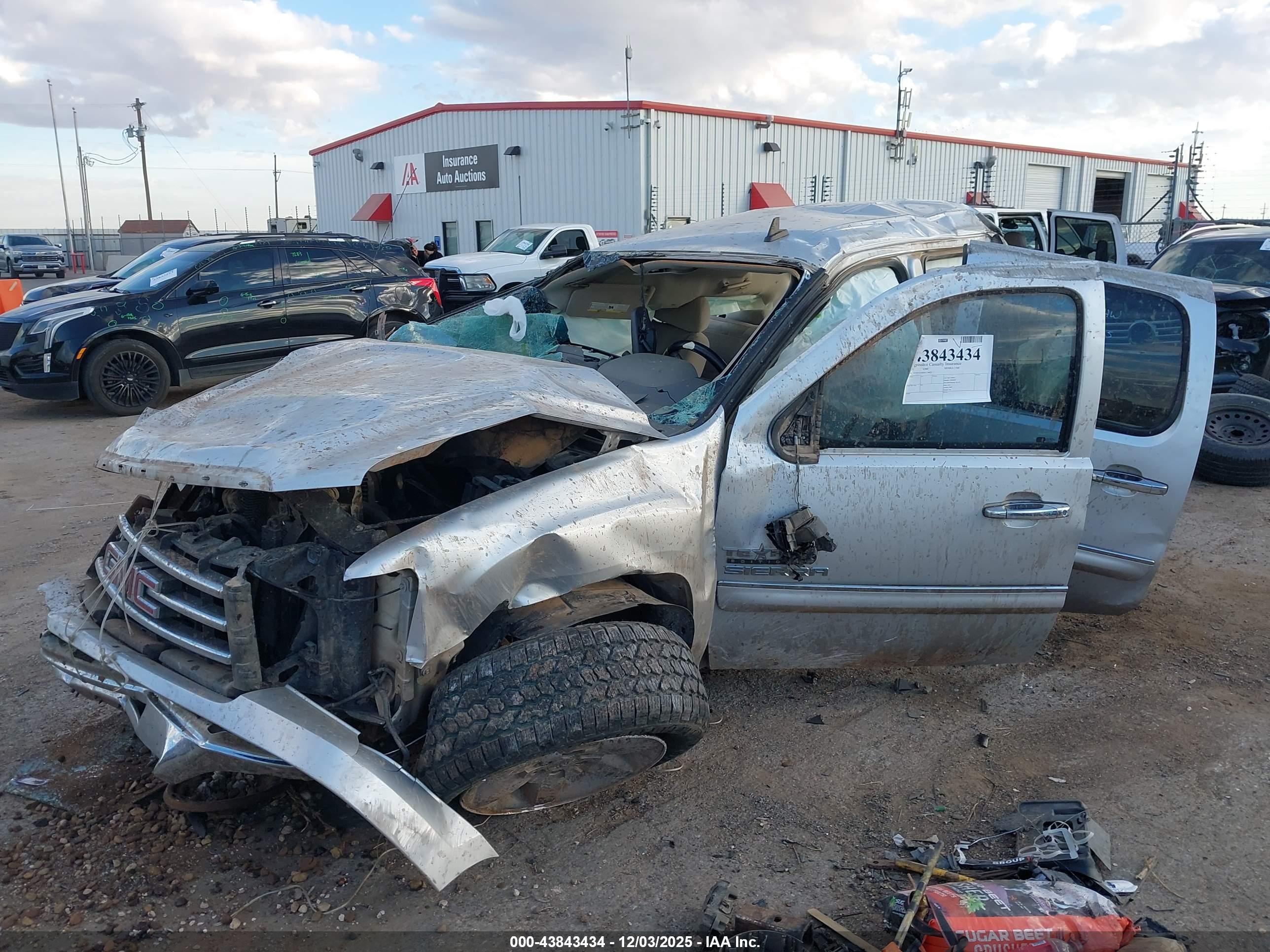 GMC SIERRA image 2