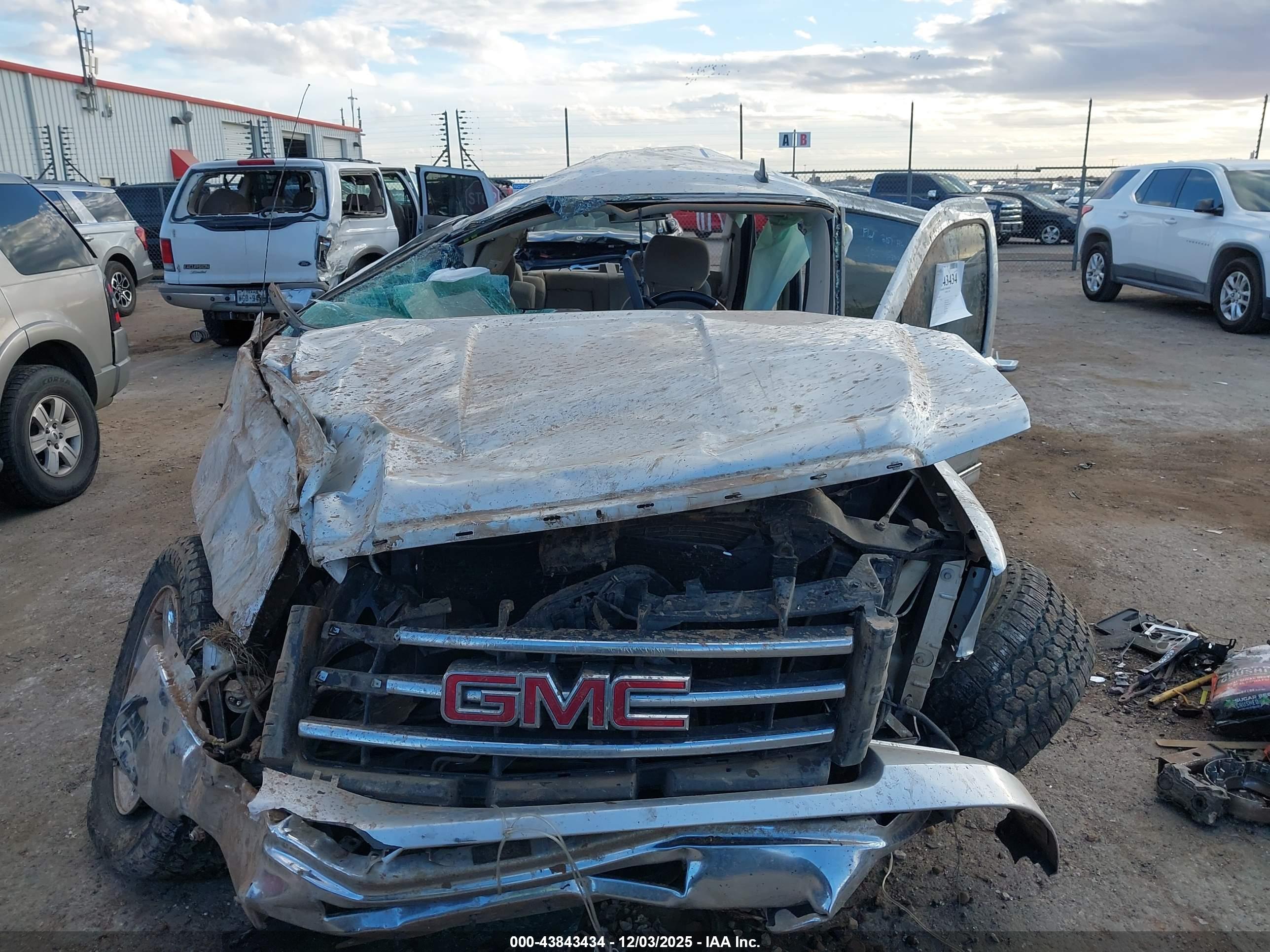 GMC SIERRA image 6