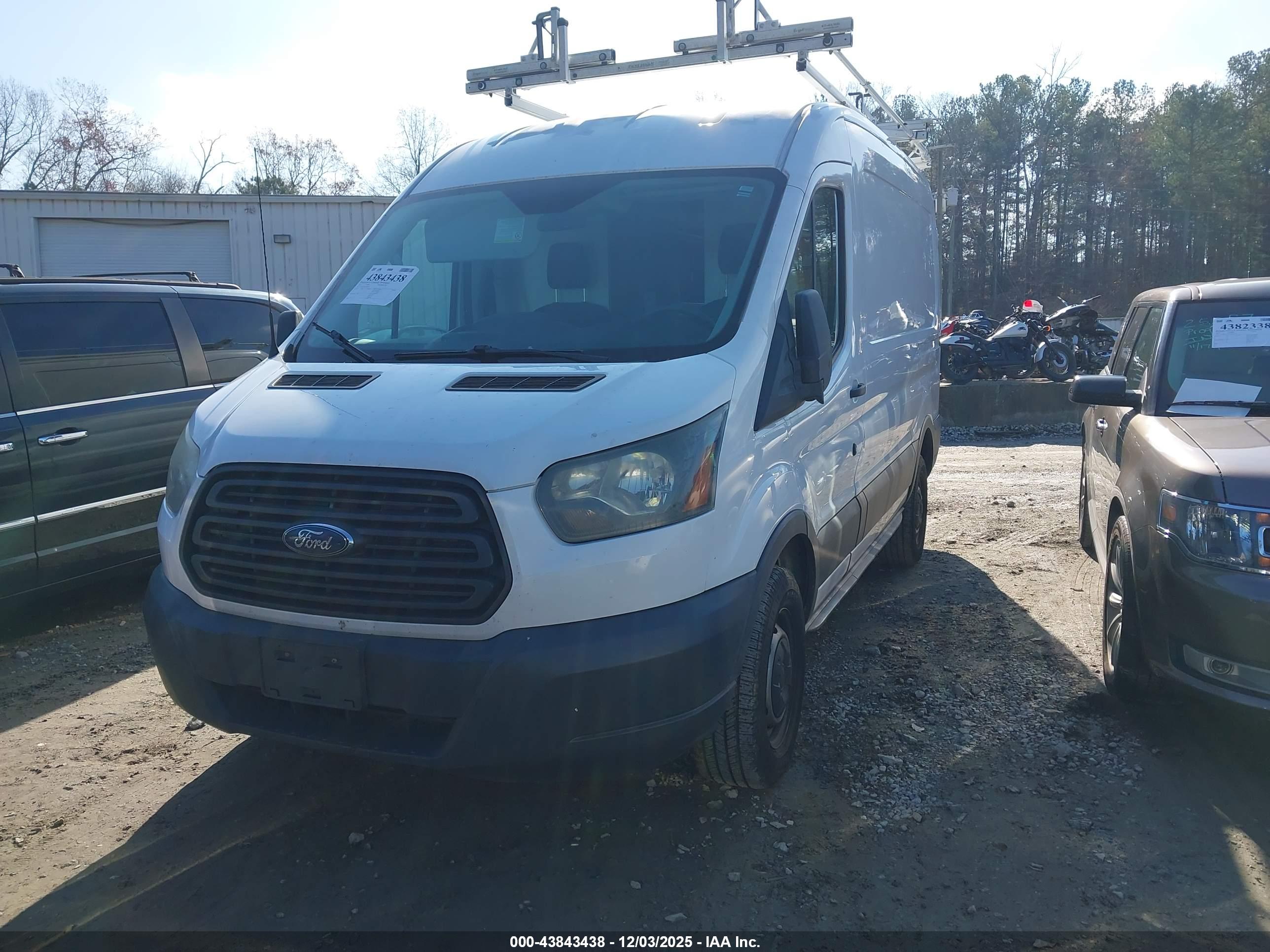 FORD TRANSIT-250 image 2