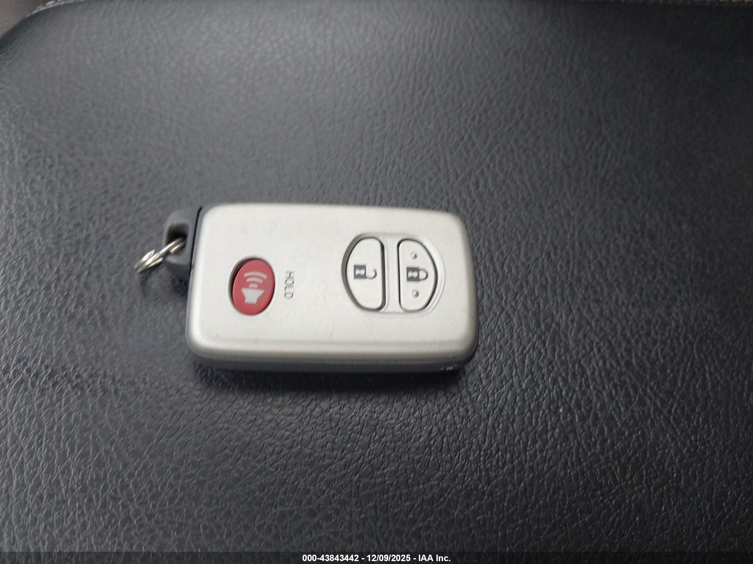 TOYOTA 4RUNNER image 11