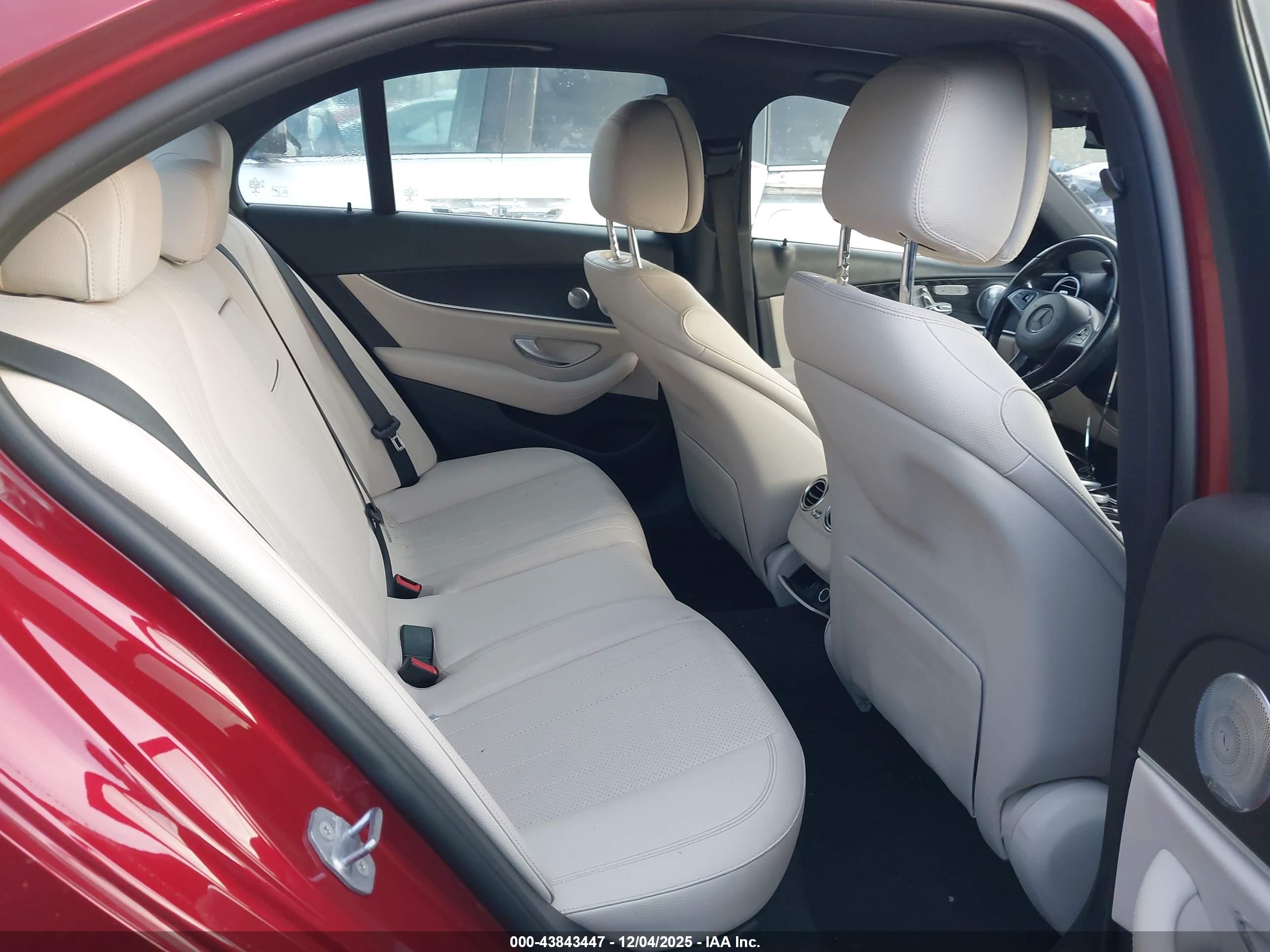 MERCEDES-BENZ E image 8