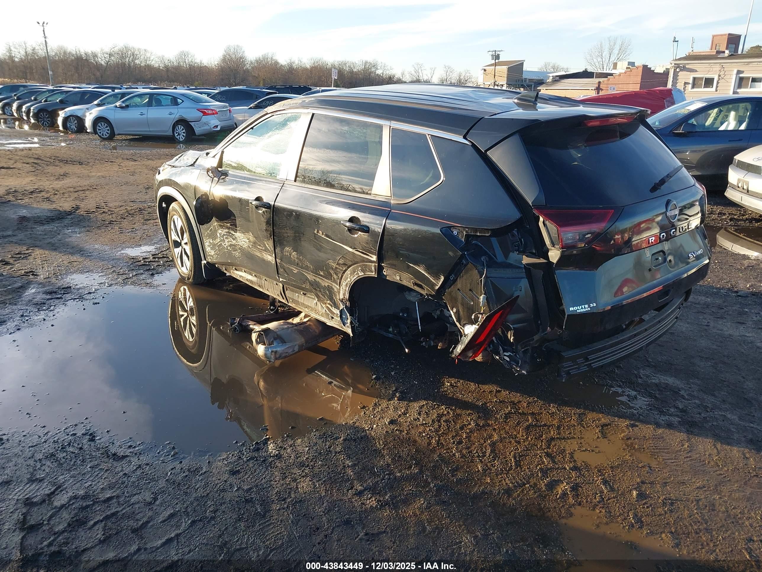 NISSAN ROGUE image 3