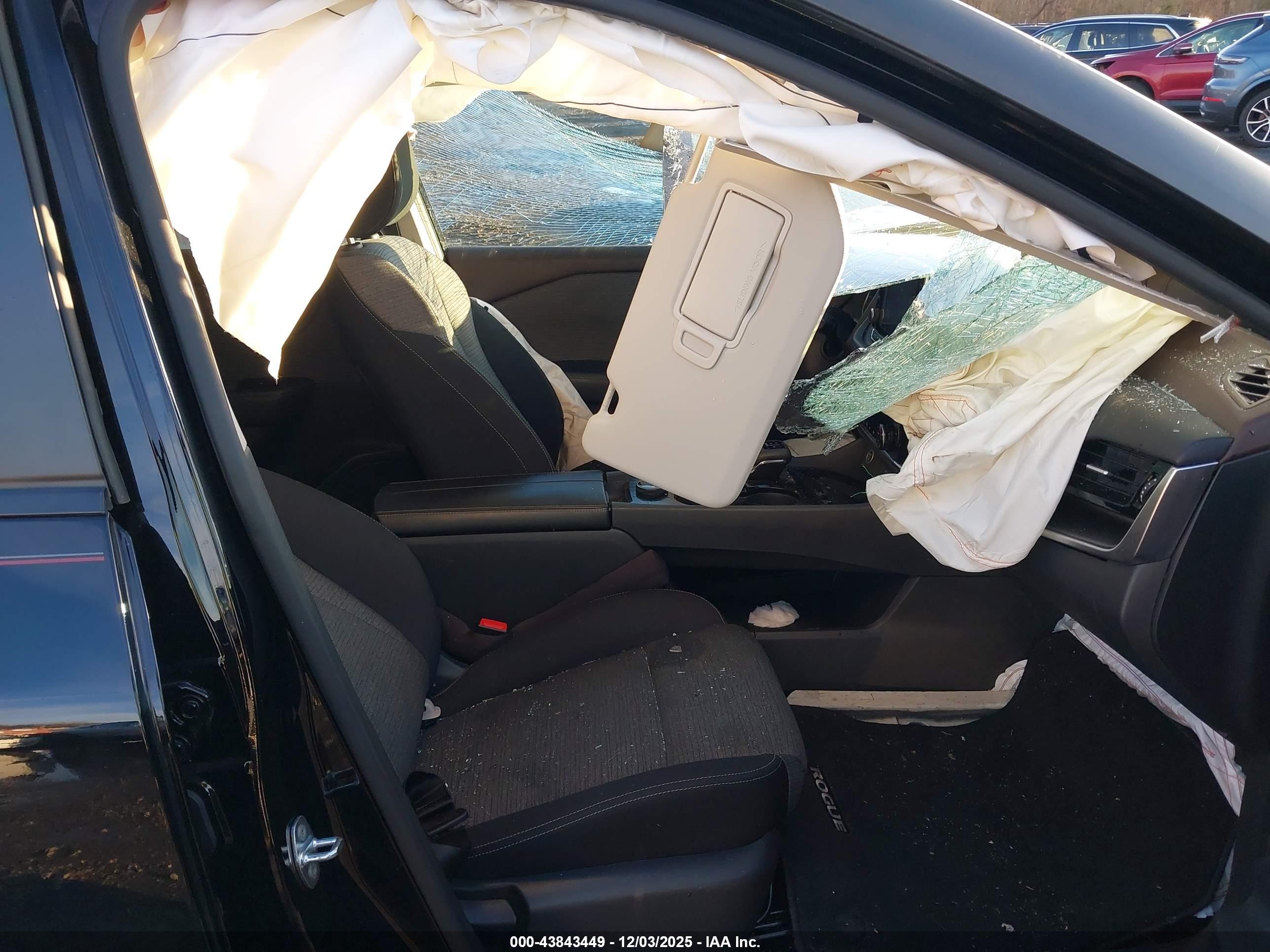 NISSAN ROGUE image 5
