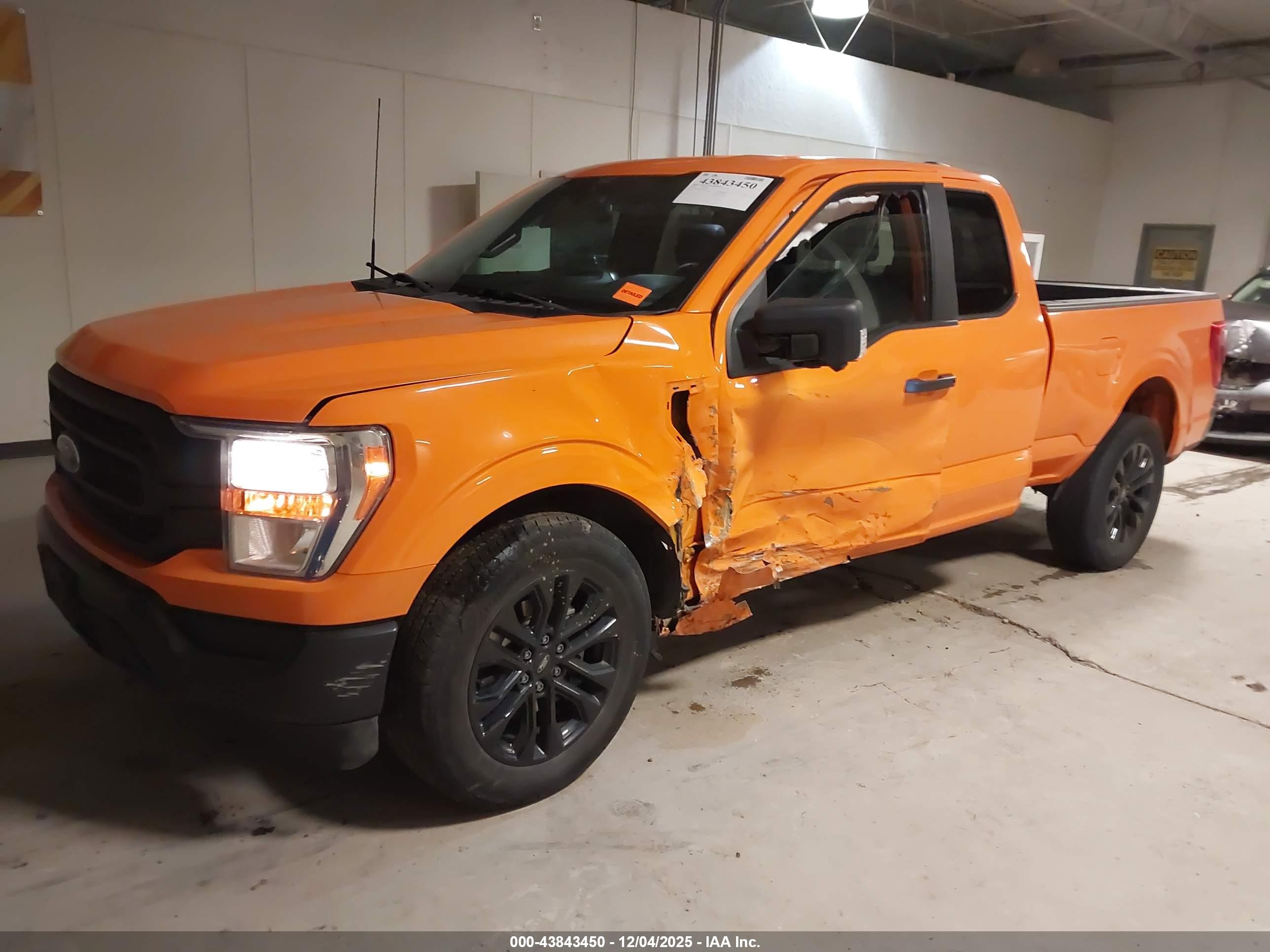 FORD F-150 image 2