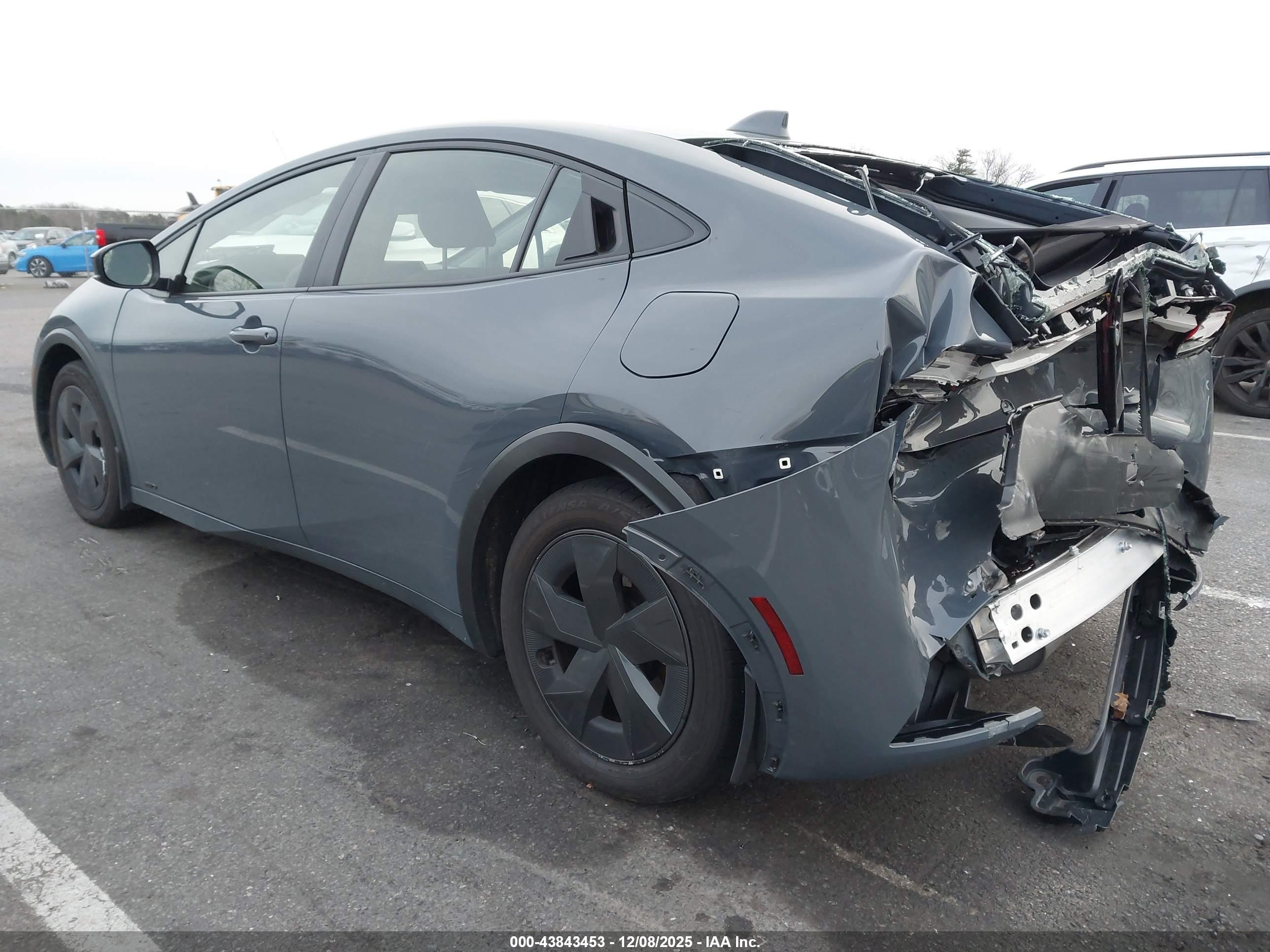 TOYOTA PRIUS image 3