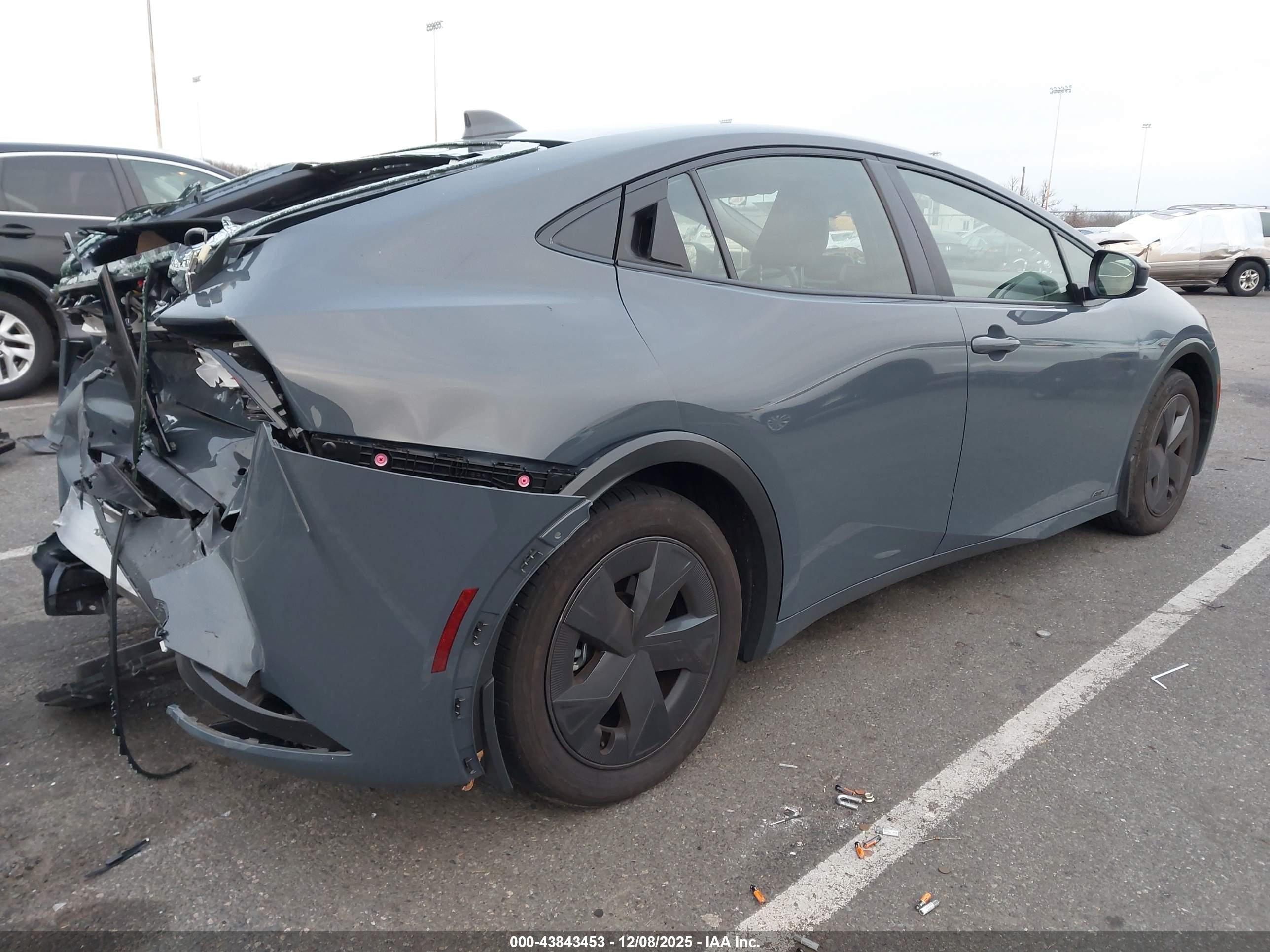 TOYOTA PRIUS image 4