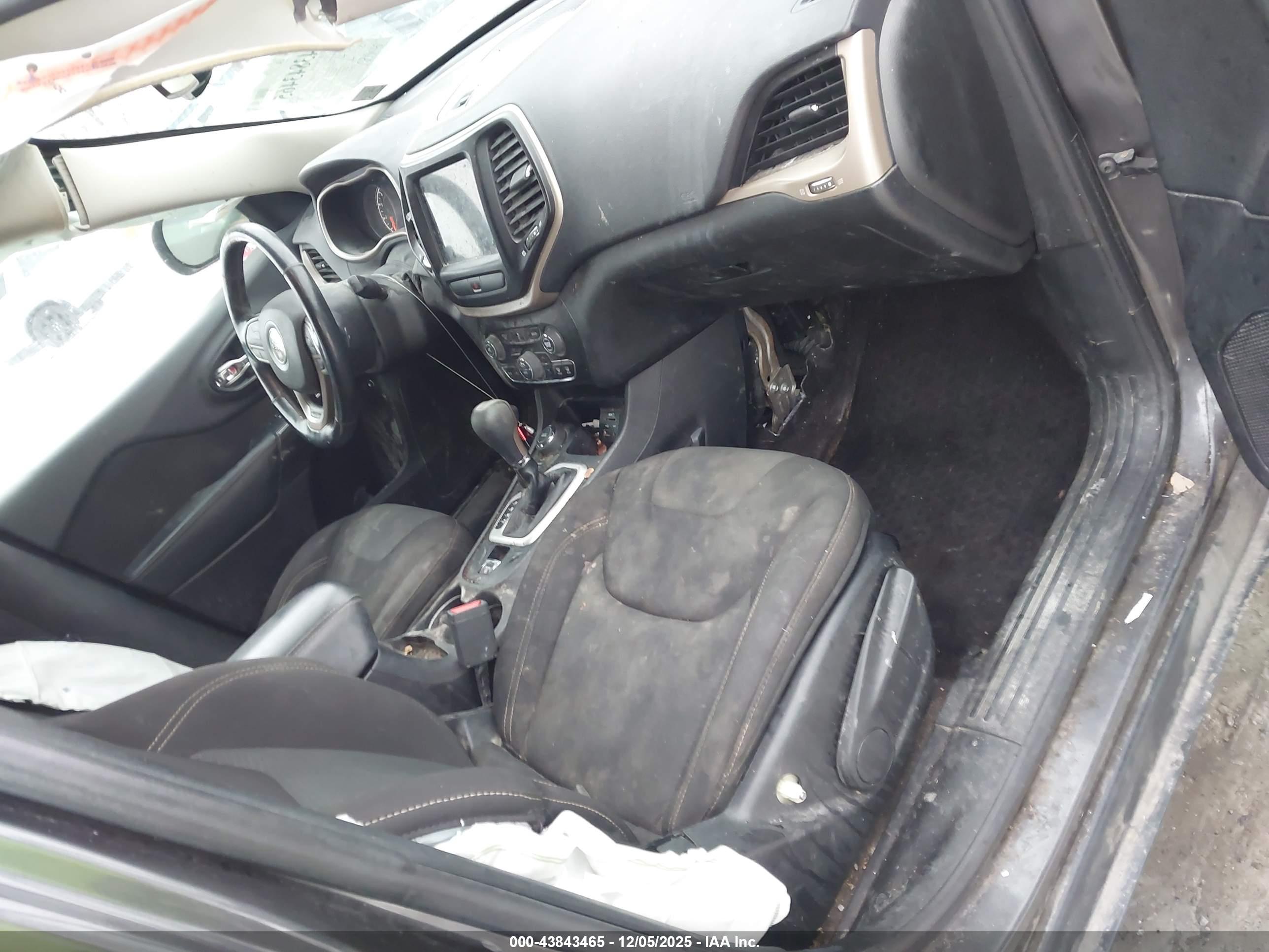 JEEP CHEROKEE image 5