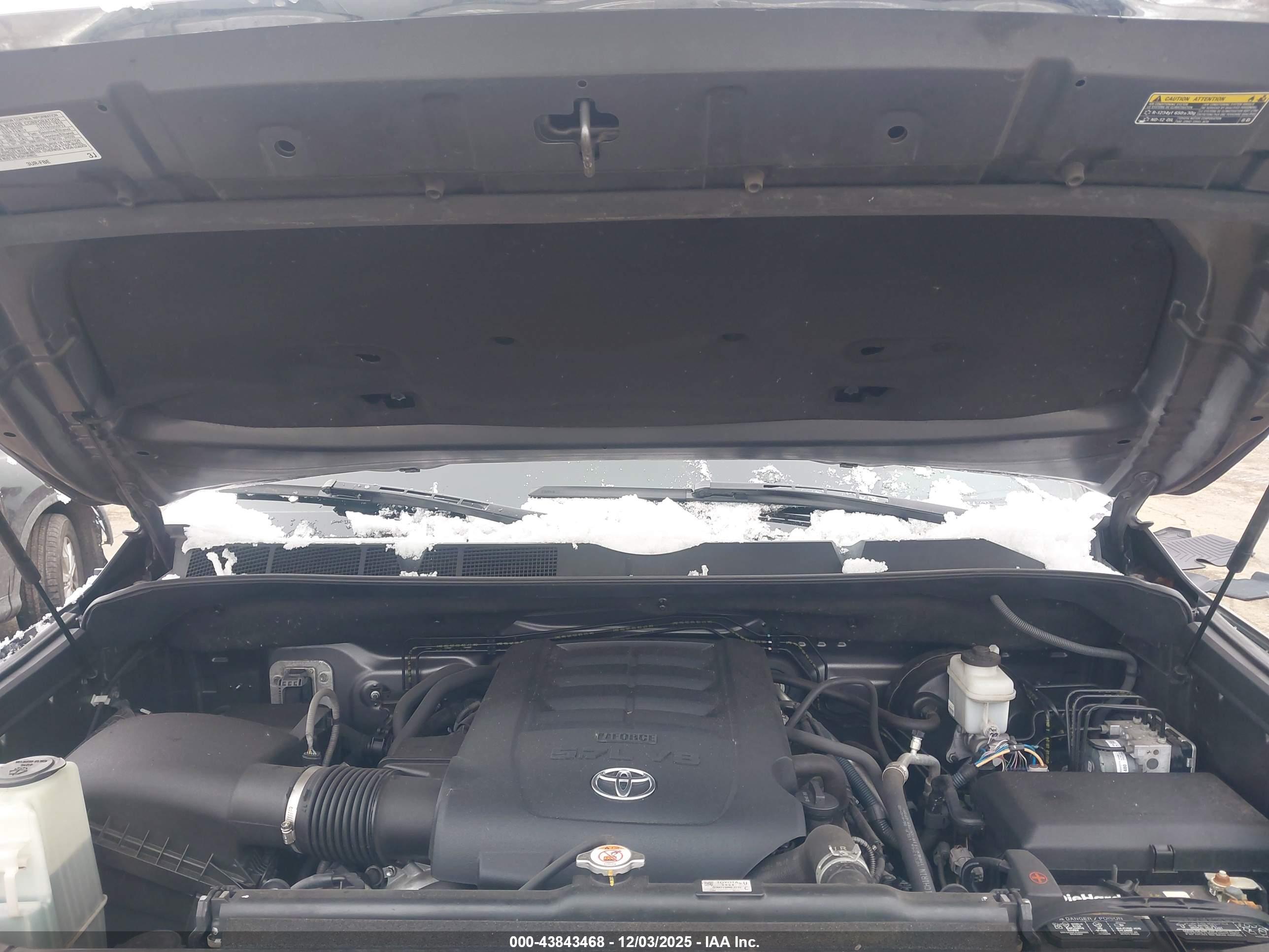 TOYOTA TUNDRA image 10