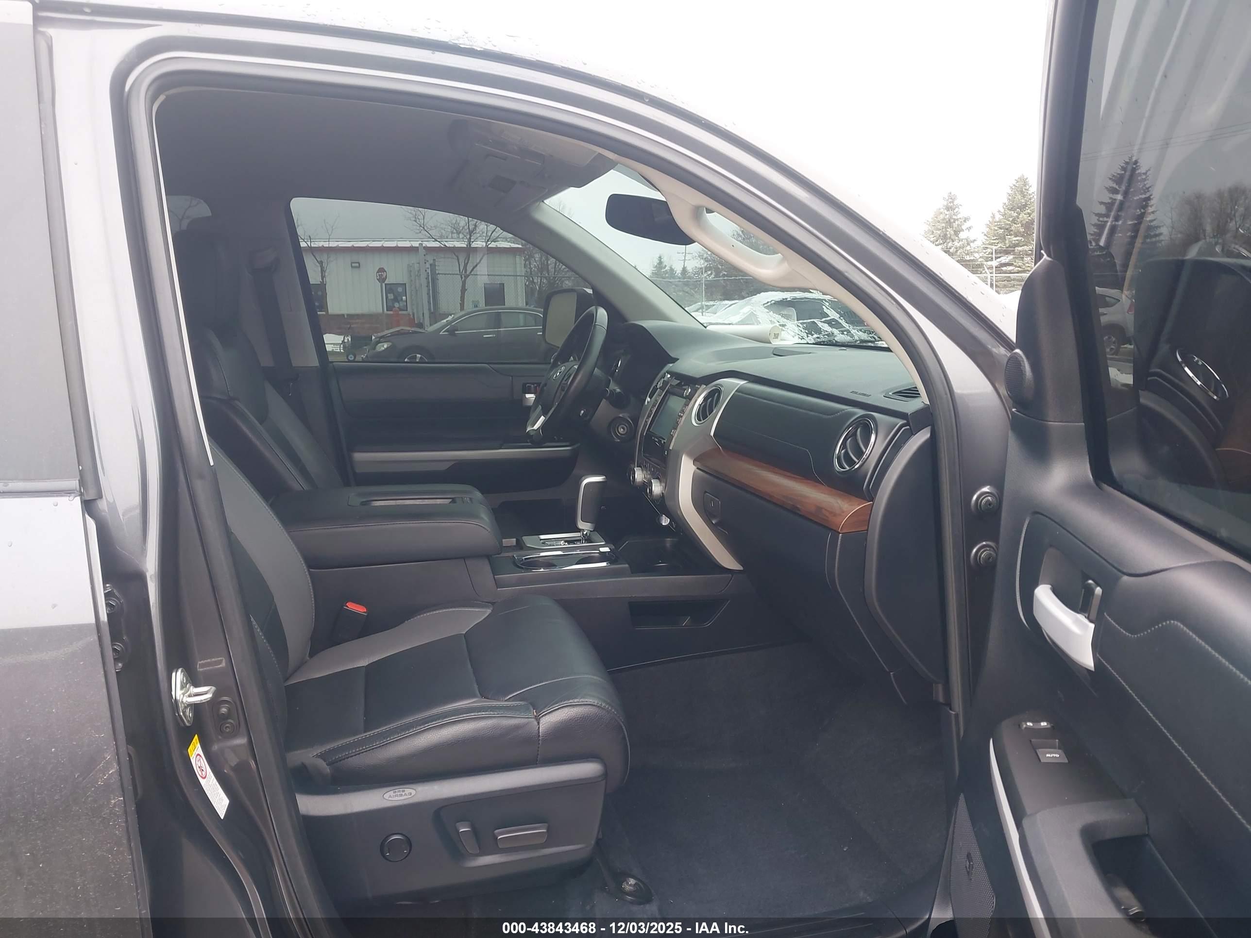TOYOTA TUNDRA image 5
