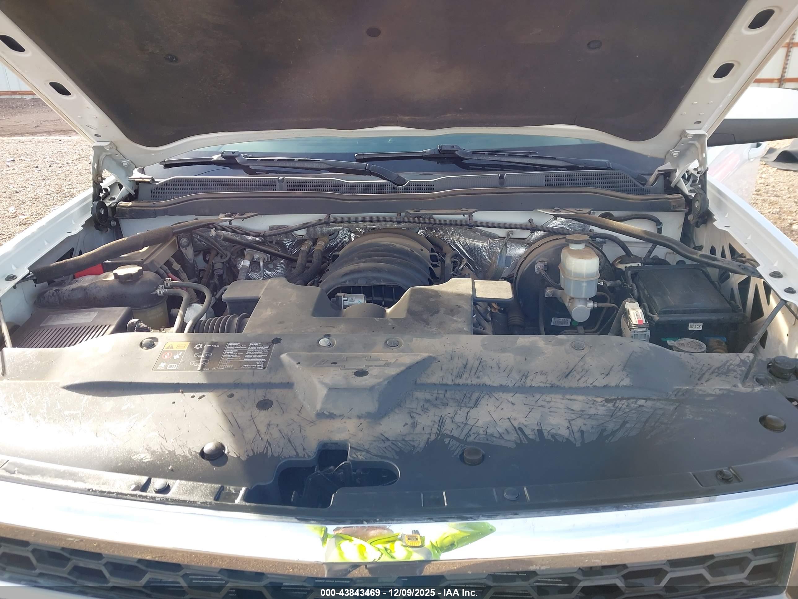 CHEVROLET SILVERADO image 10
