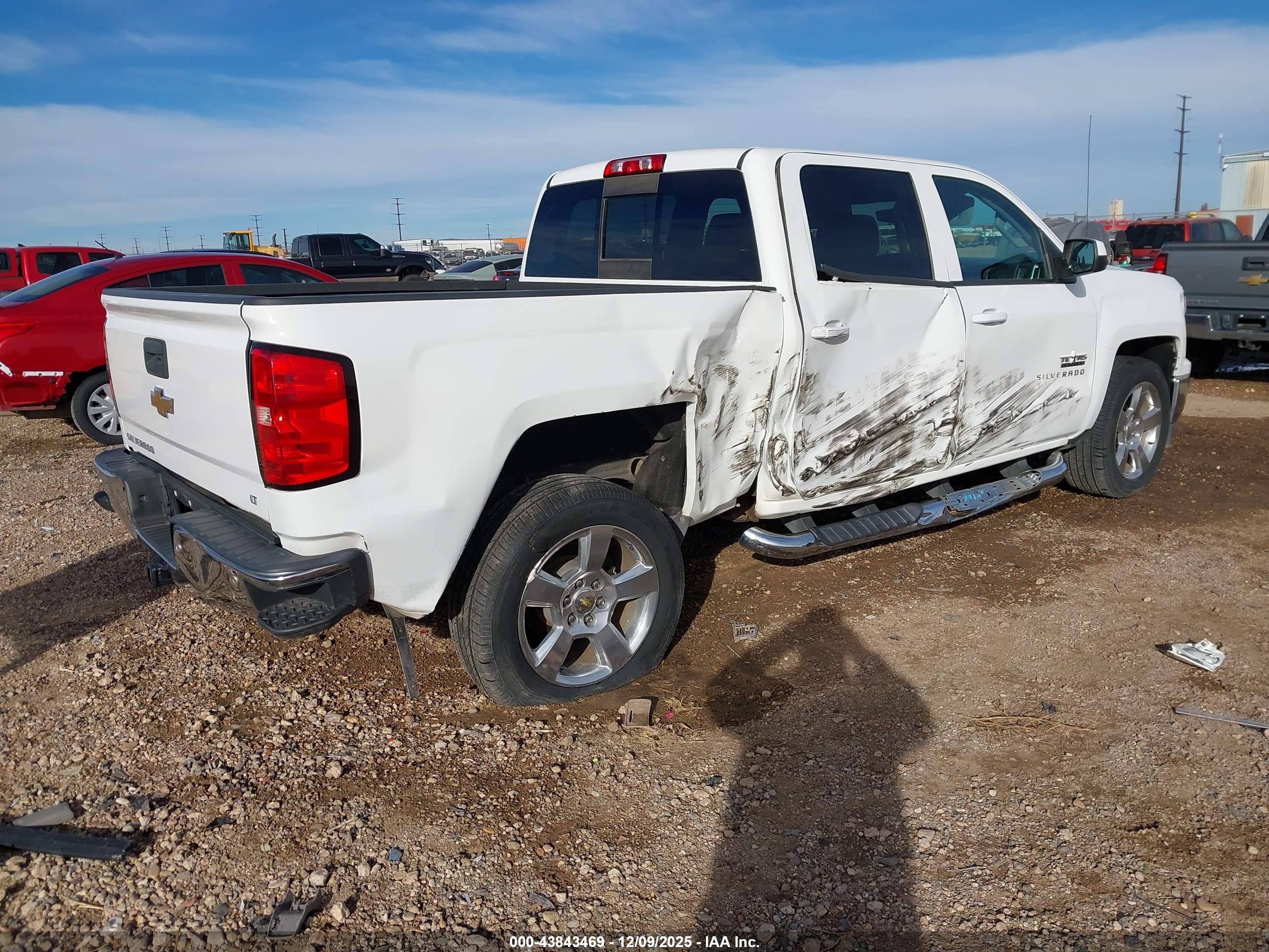 CHEVROLET SILVERADO image 4