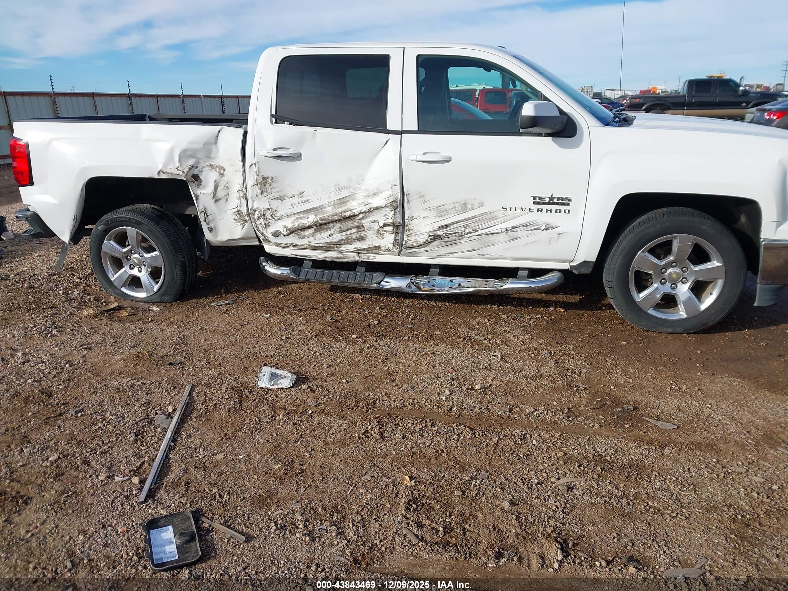 CHEVROLET SILVERADO image 6