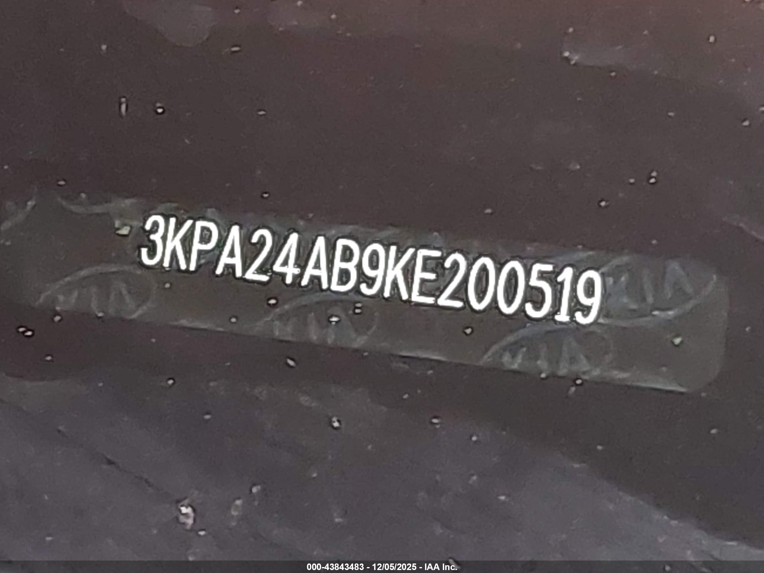 KIA RIO image 9
