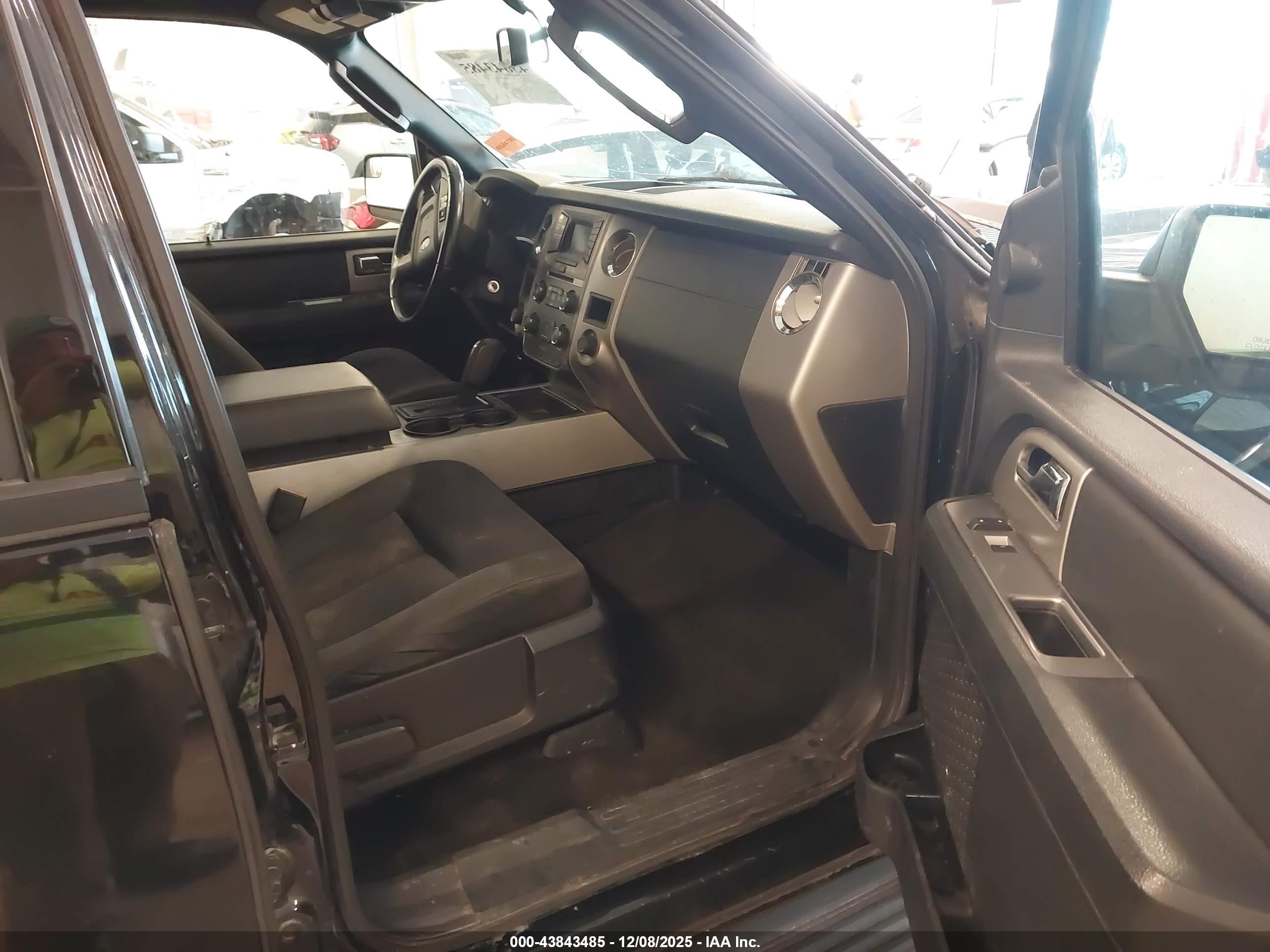 FORD EXPEDITION image 5