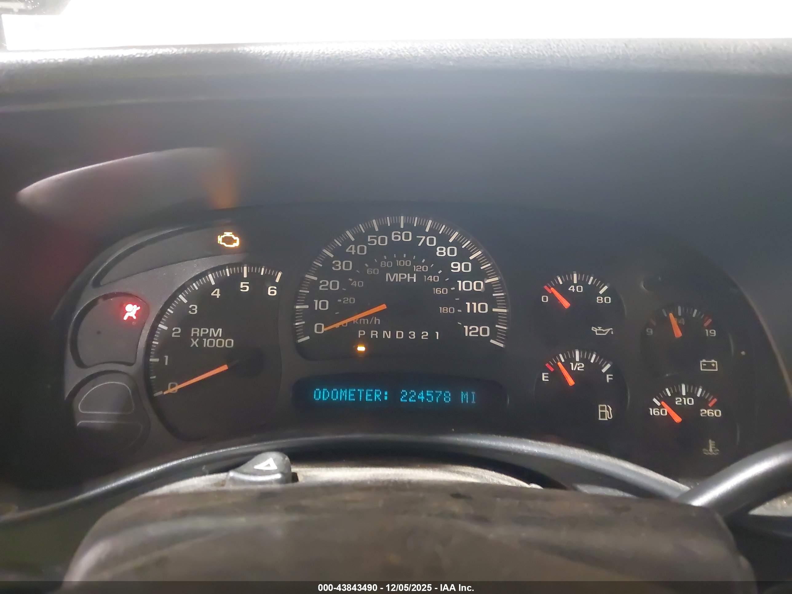 CHEVROLET SILVERADO image 7