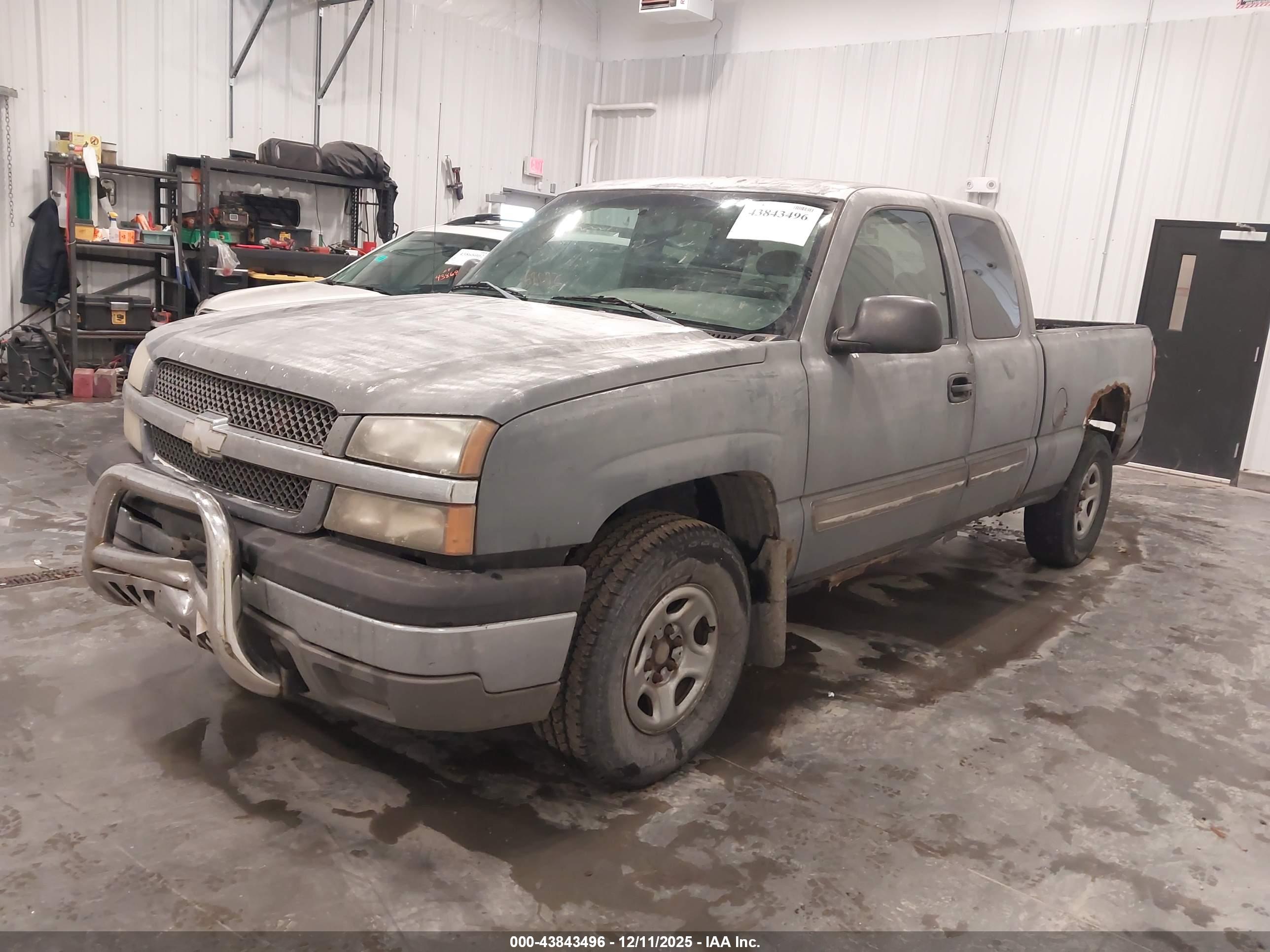 CHEVROLET SILVERADO image 2