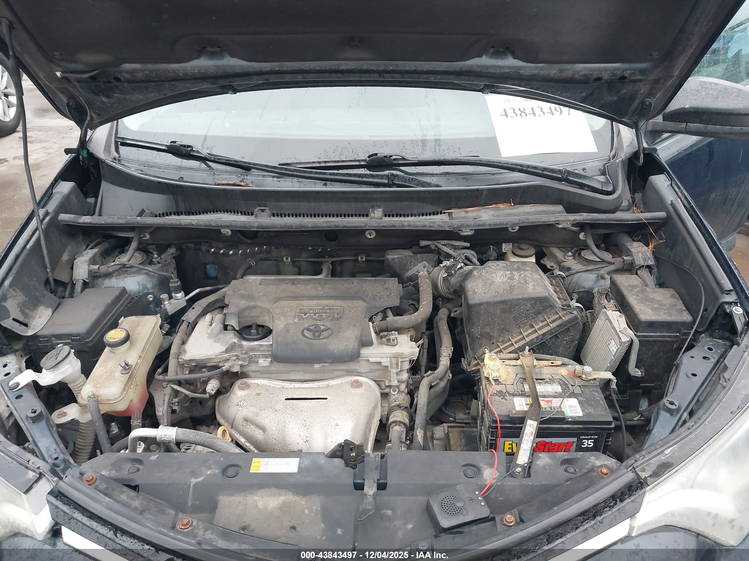TOYOTA RAV4 image 10