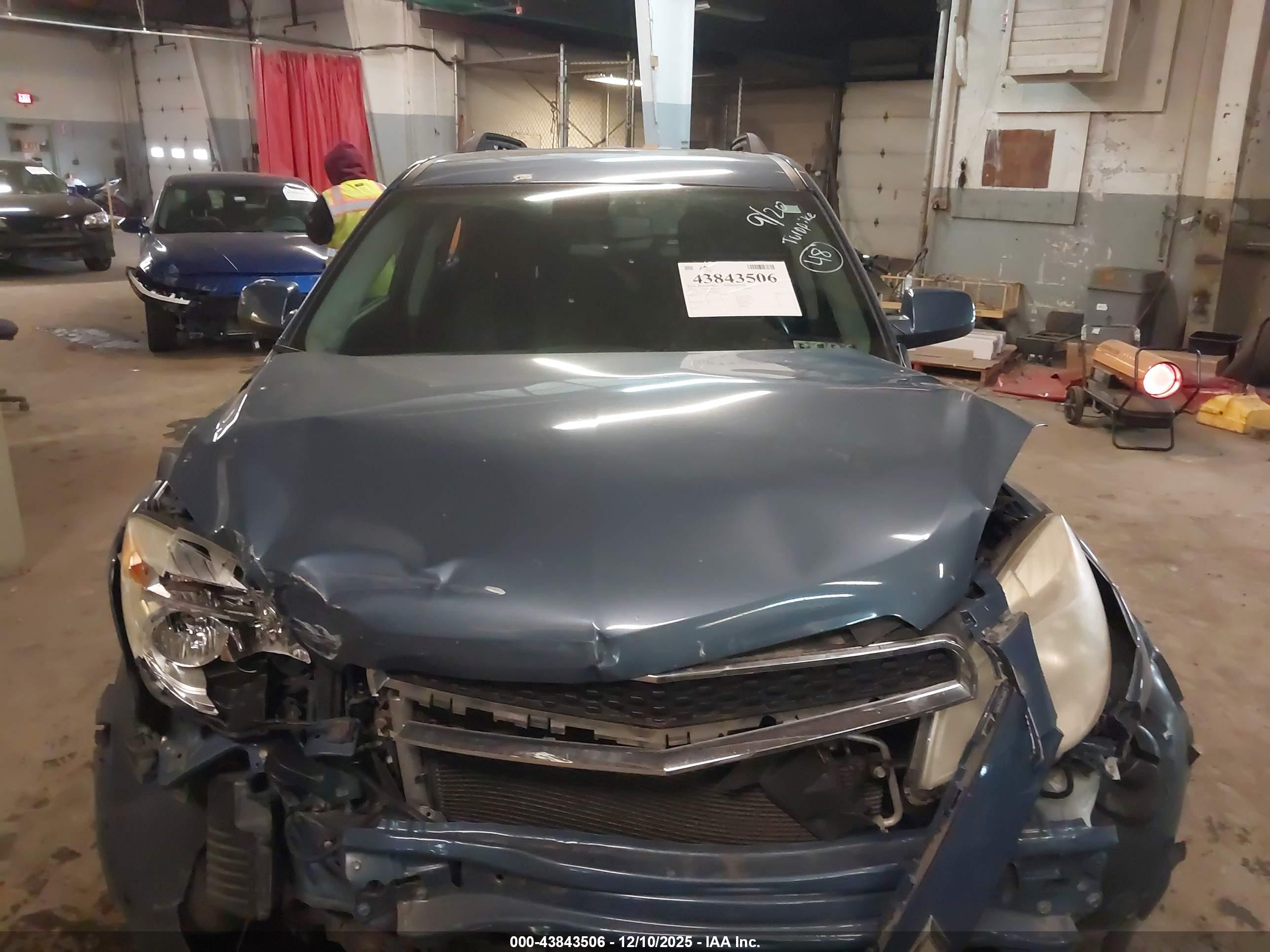 CHEVROLET EQUINOX image 10