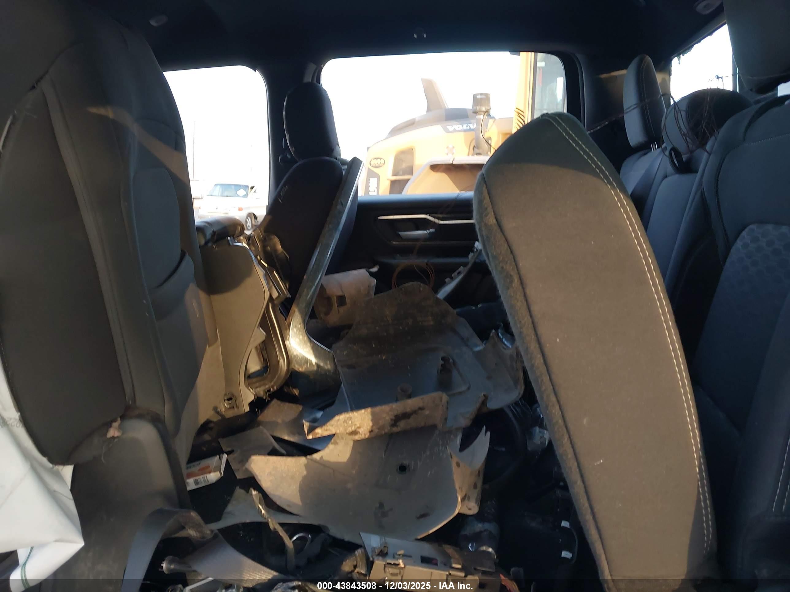 RAM 1500 image 8