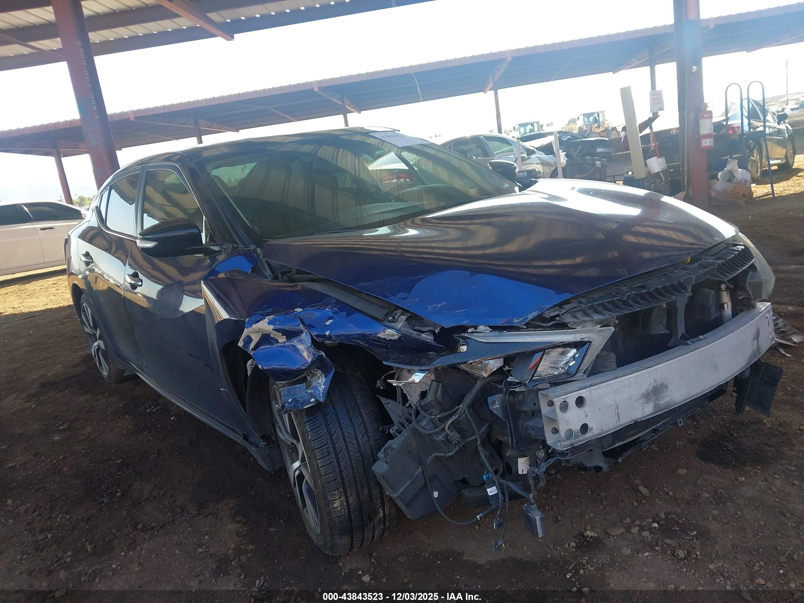 NISSAN MAXIMA image 6
