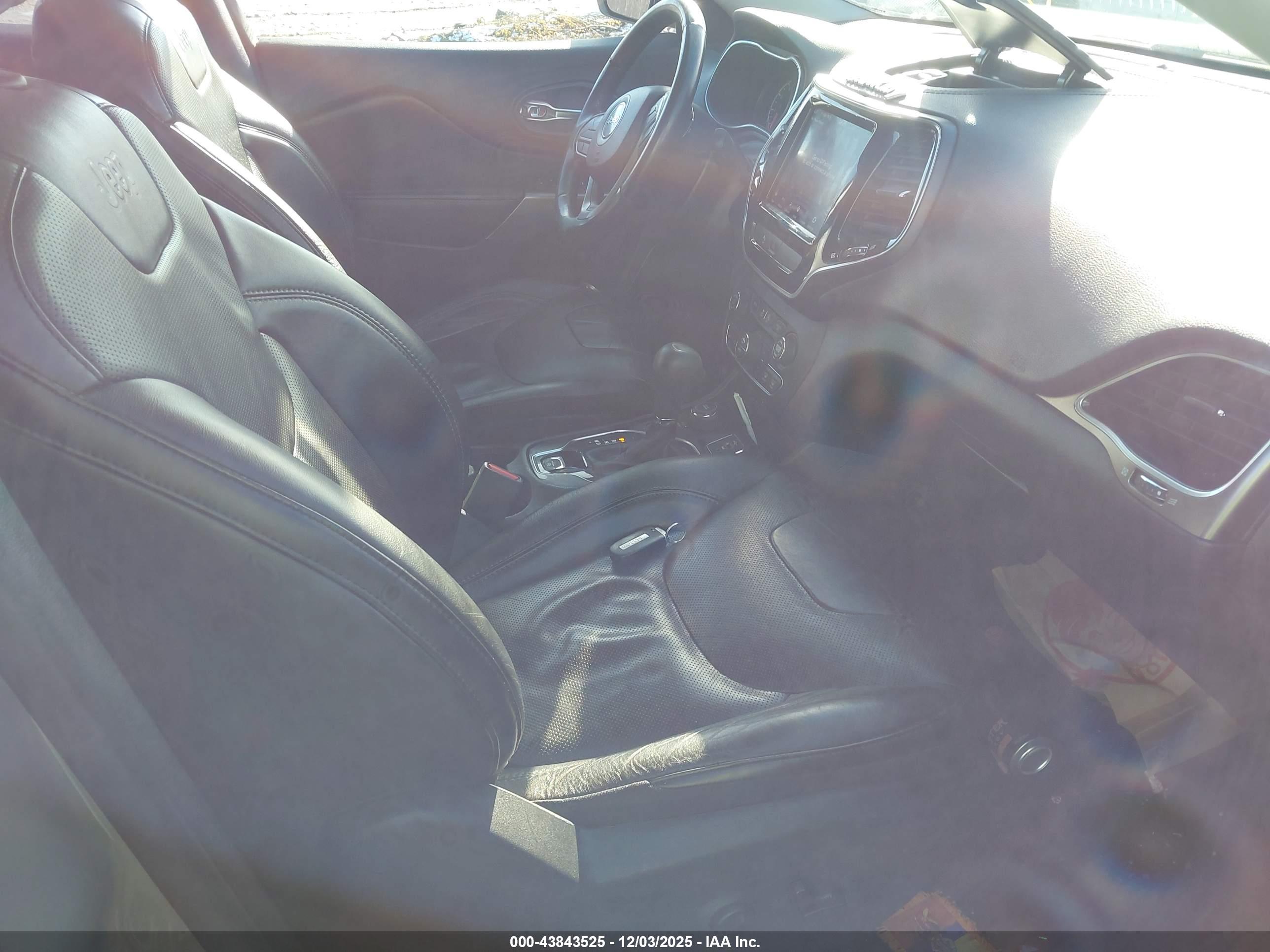 JEEP CHEROKEE image 5