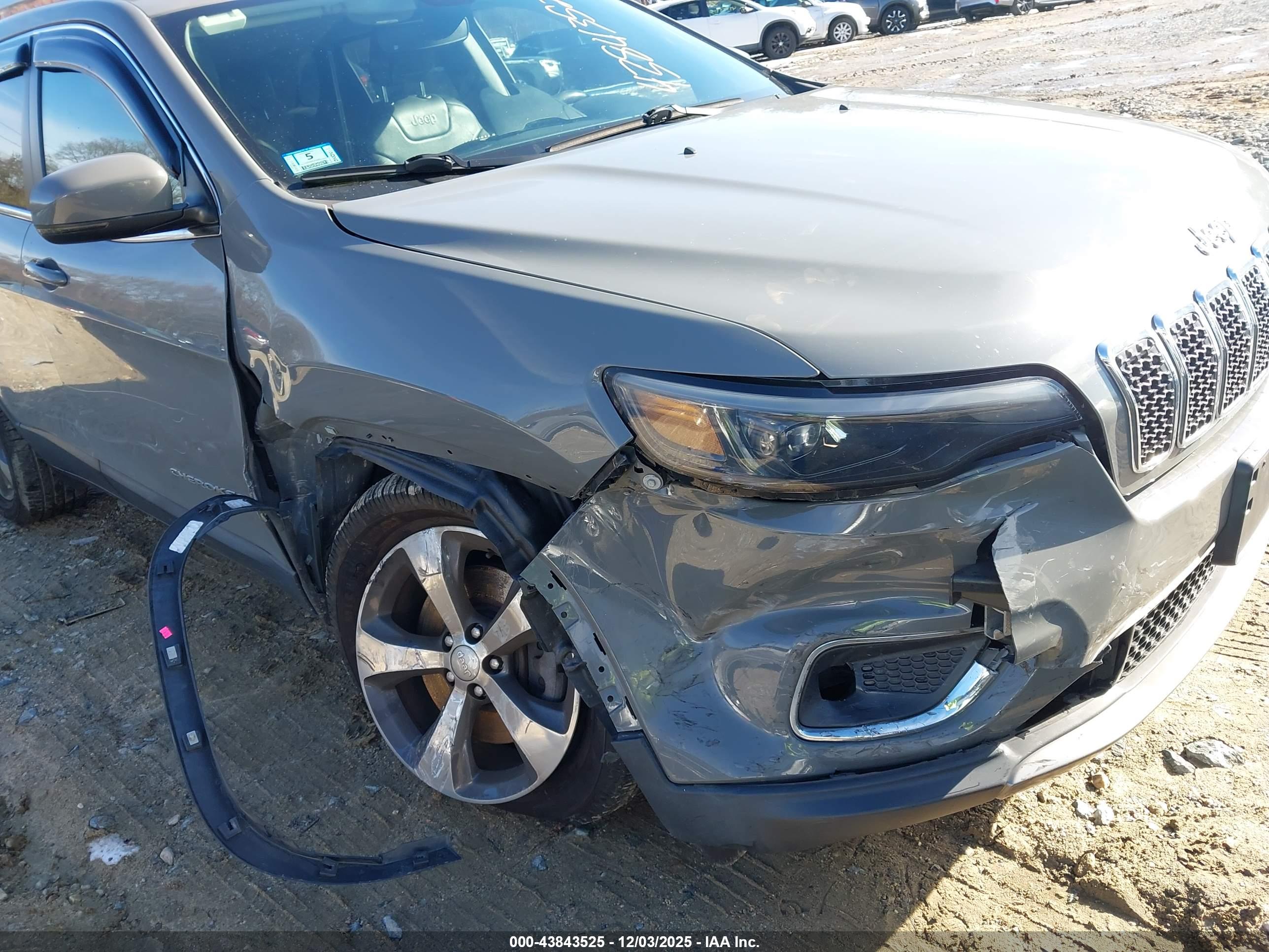 JEEP CHEROKEE image 6