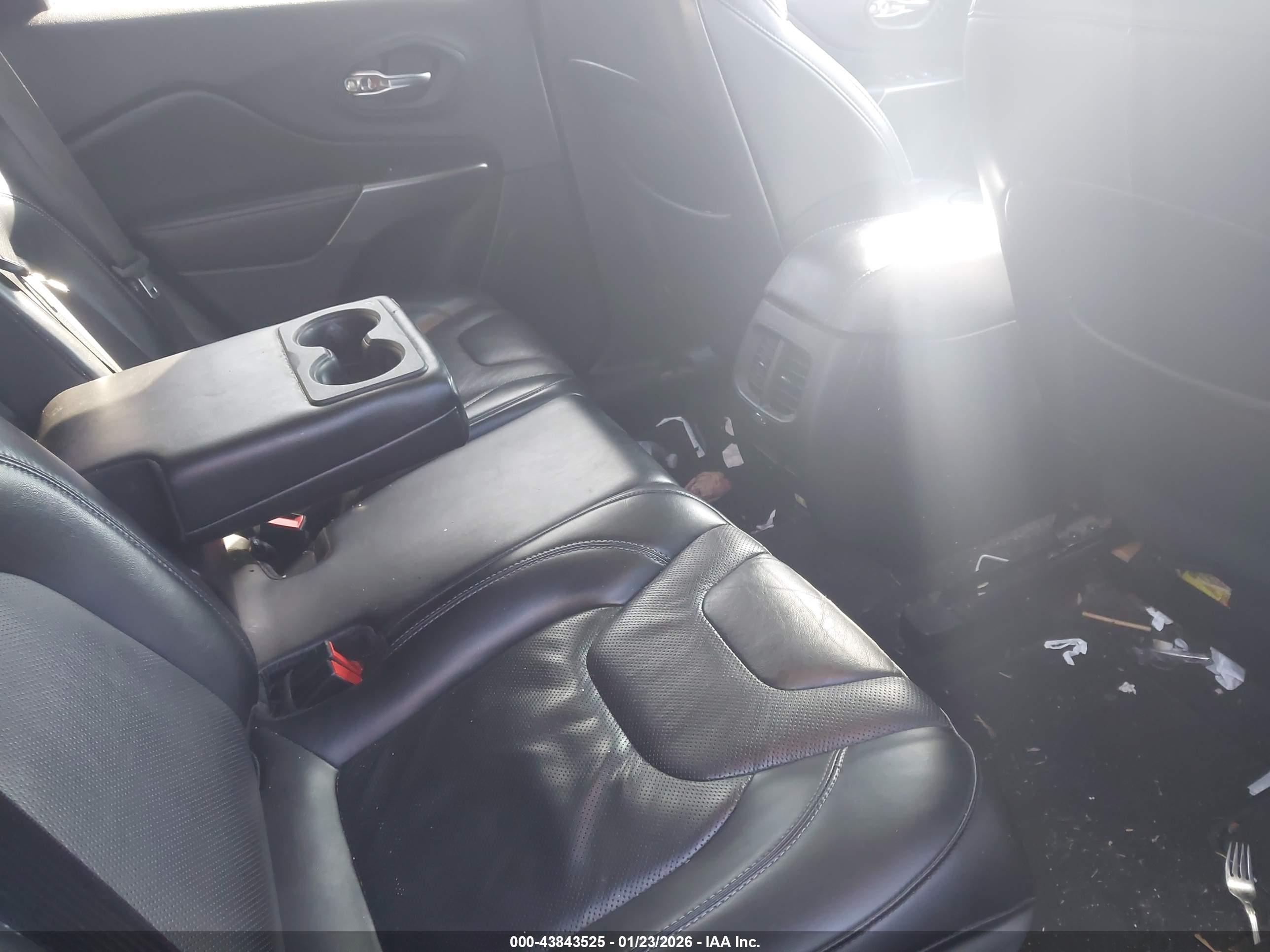 JEEP CHEROKEE image 8
