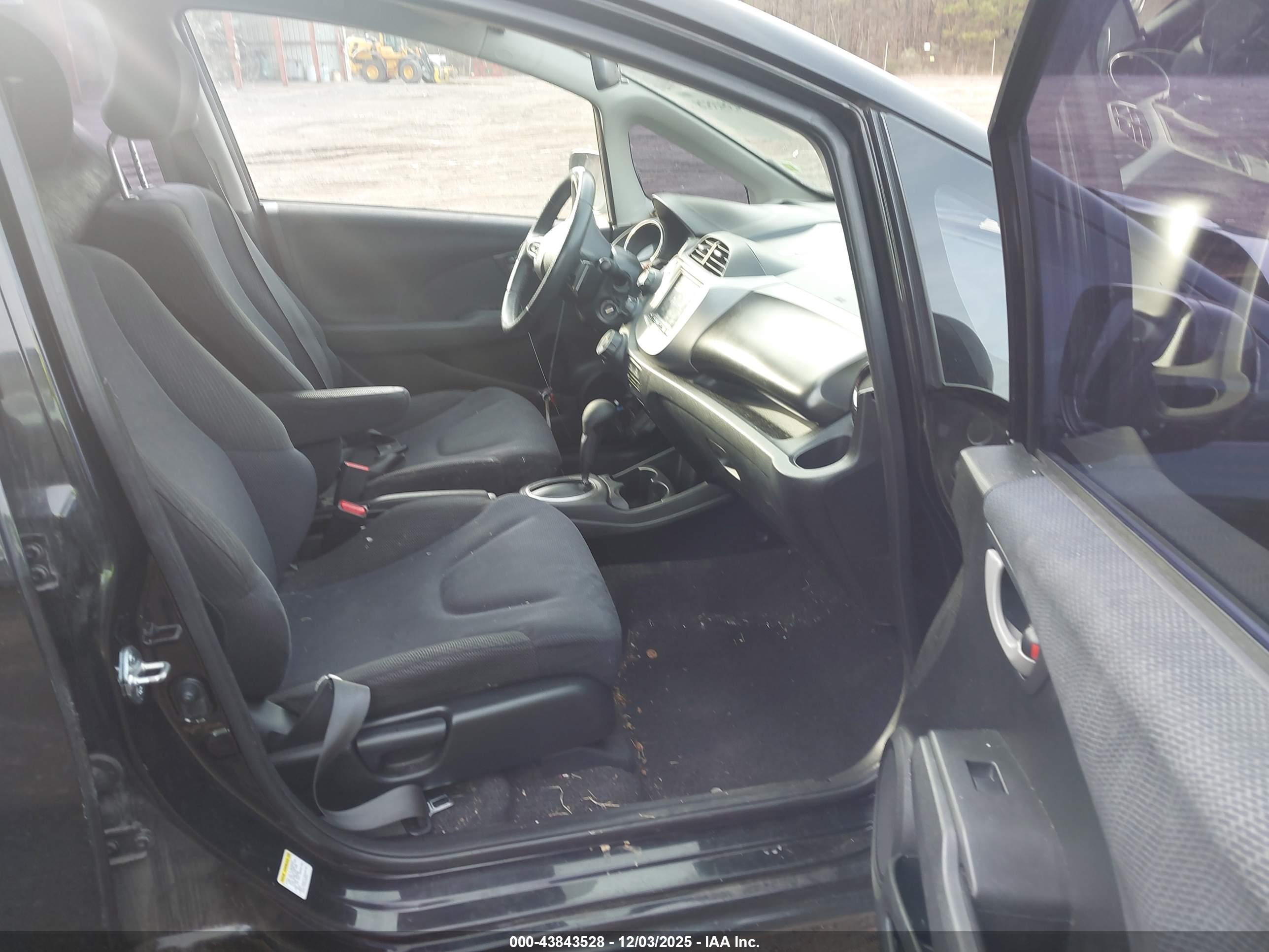 HONDA FIT image 5