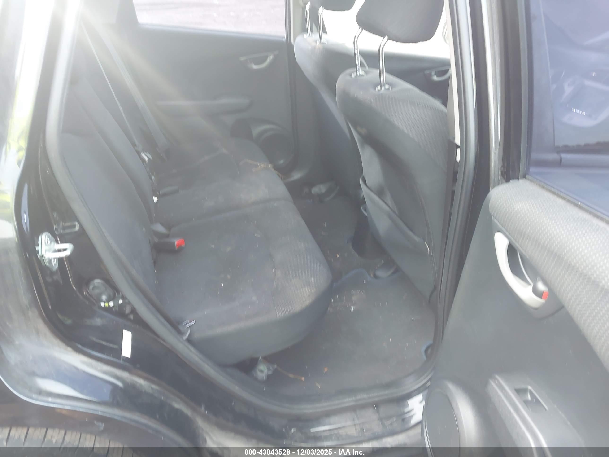 HONDA FIT image 8
