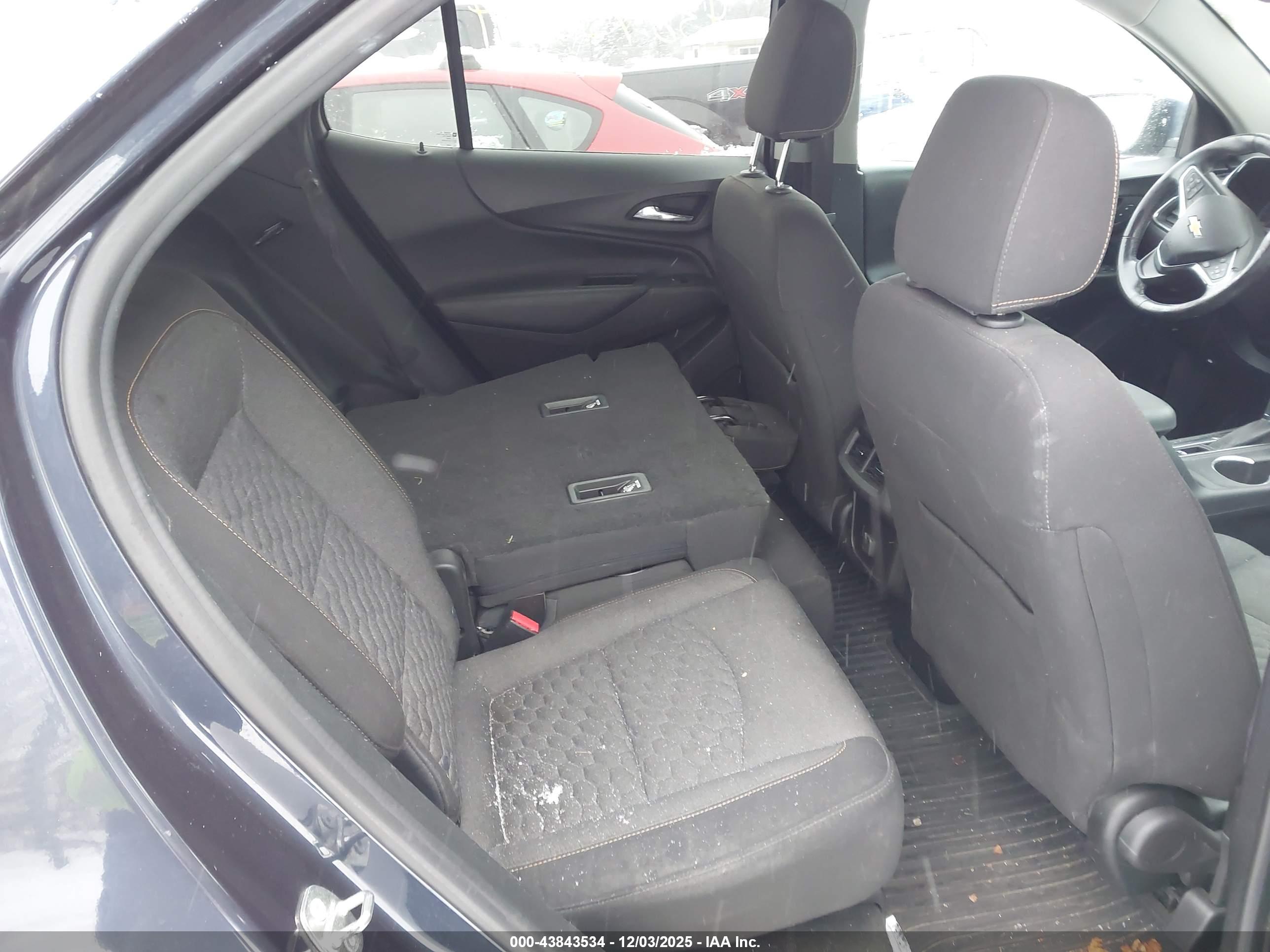 CHEVROLET EQUINOX image 8