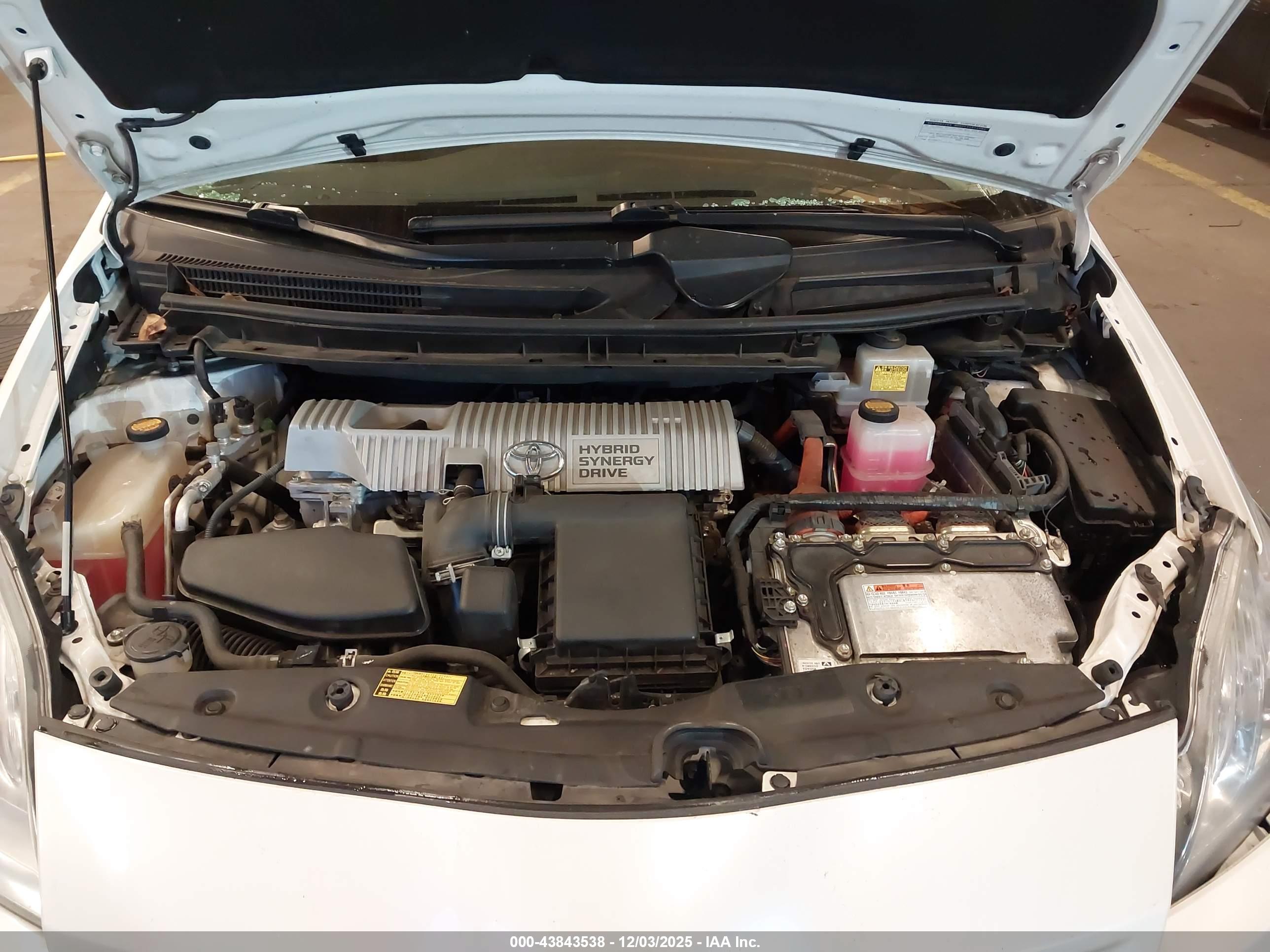 TOYOTA PRIUS image 10