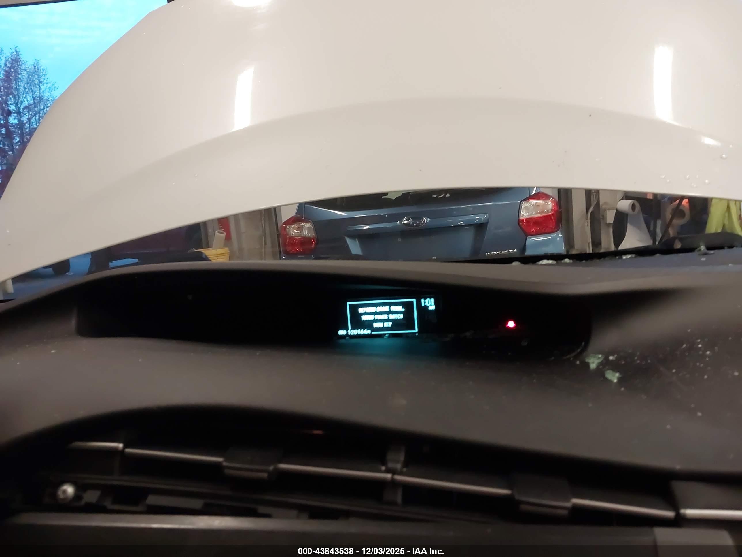 TOYOTA PRIUS image 7