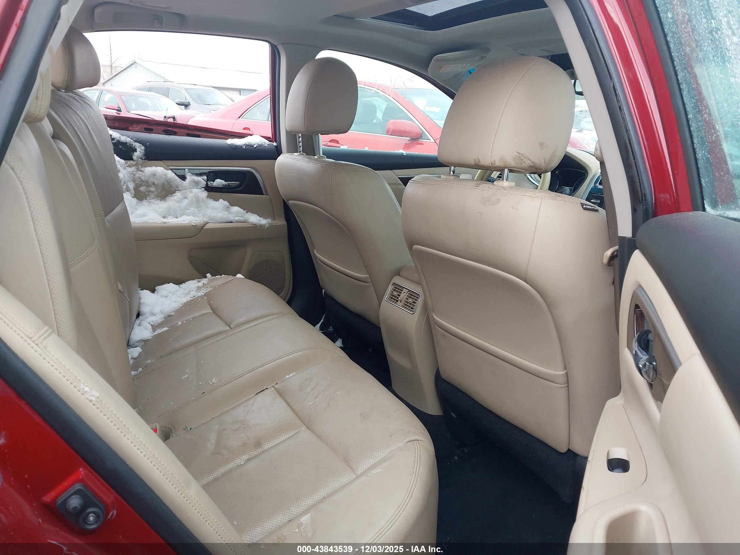 NISSAN ALTIMA image 8