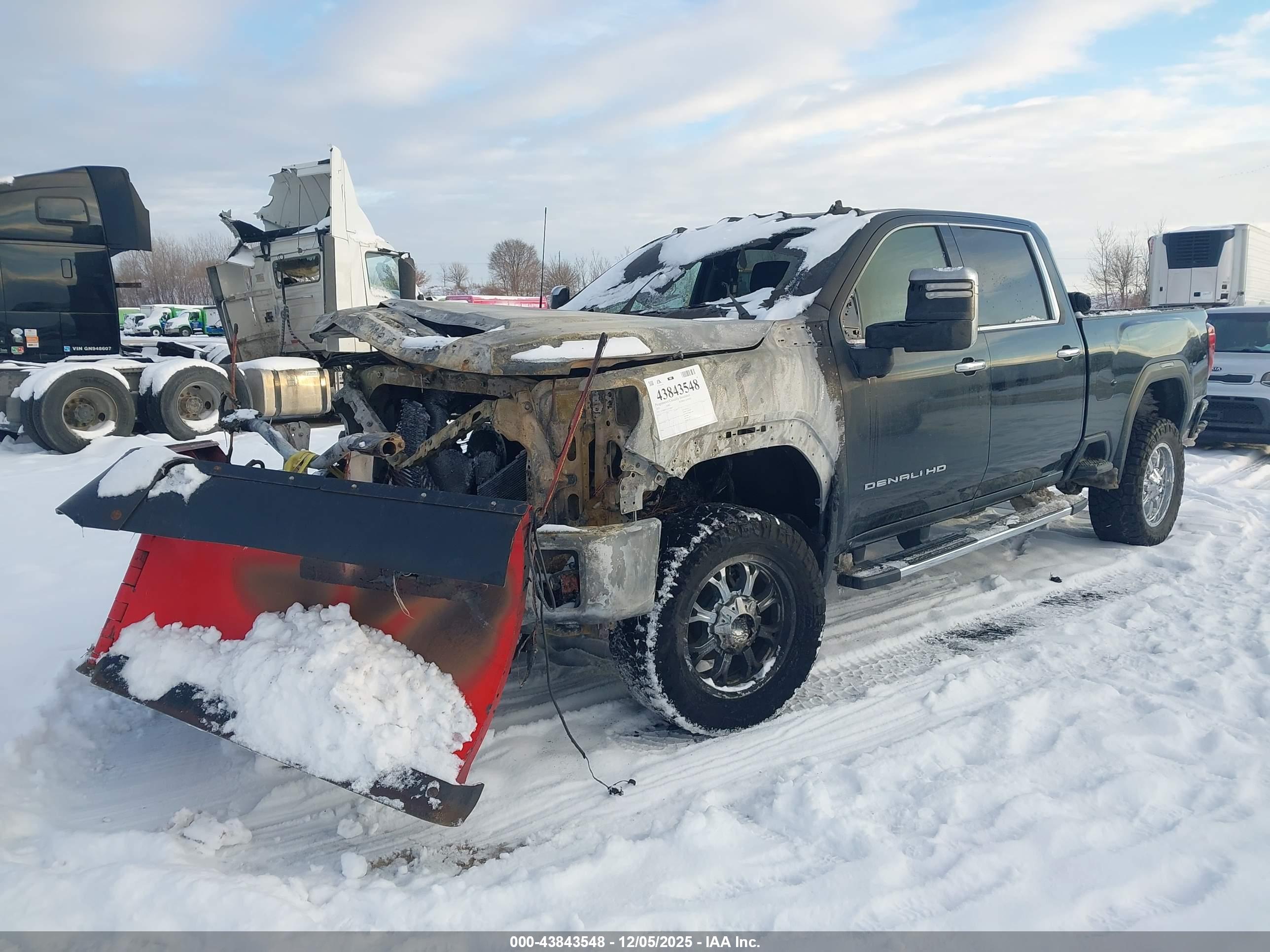 GMC SIERRA image 2