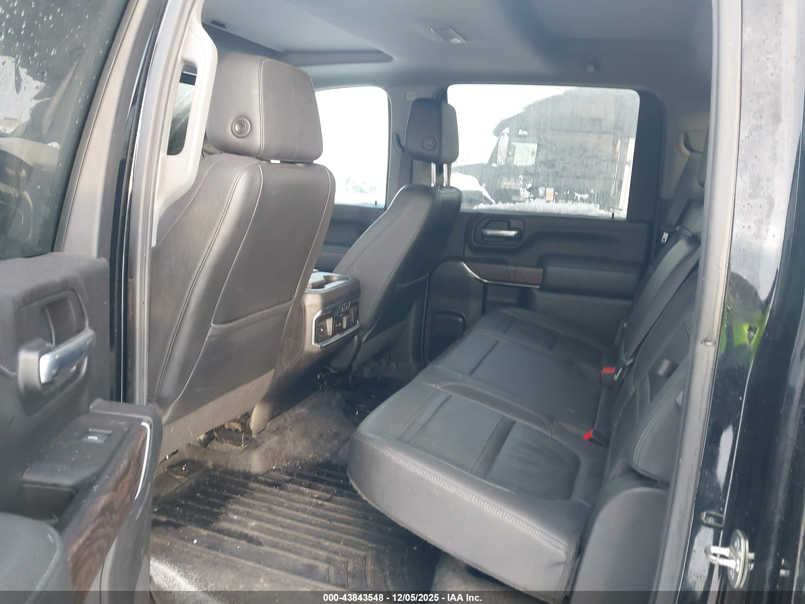 GMC SIERRA image 7