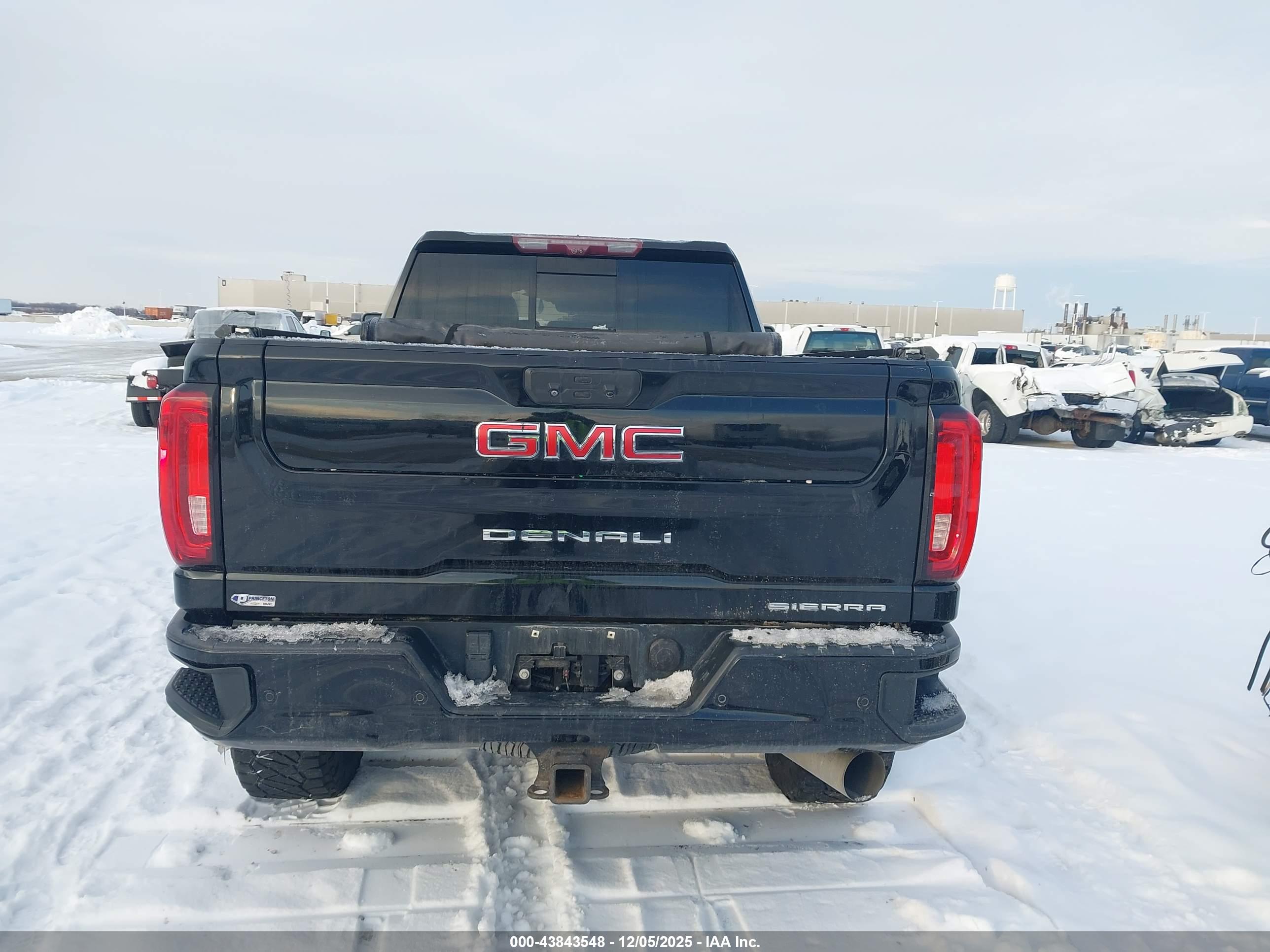 GMC SIERRA image 8