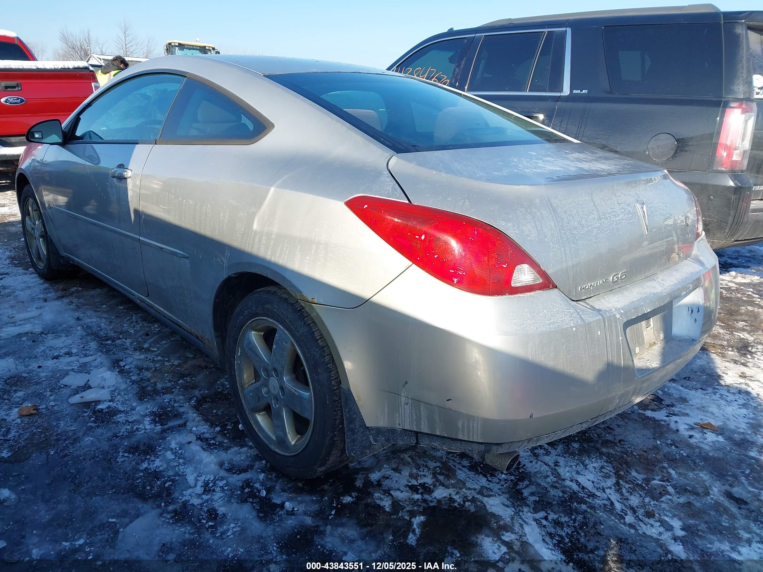 PONTIAC G6 image 3