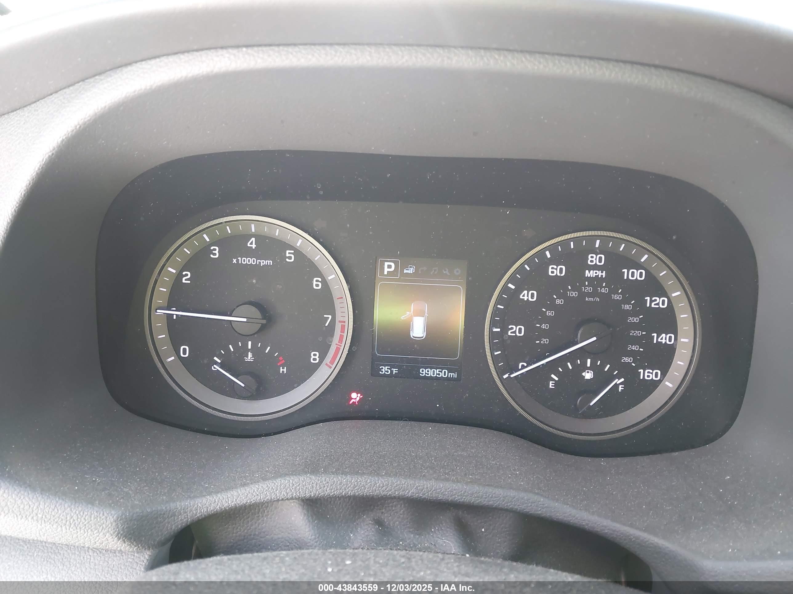 HYUNDAI TUCSON image 7