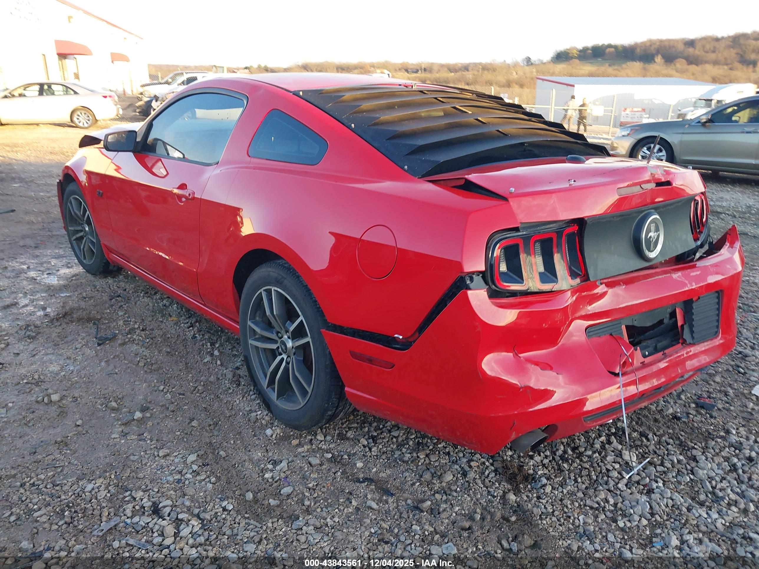 FORD MUSTANG image 3