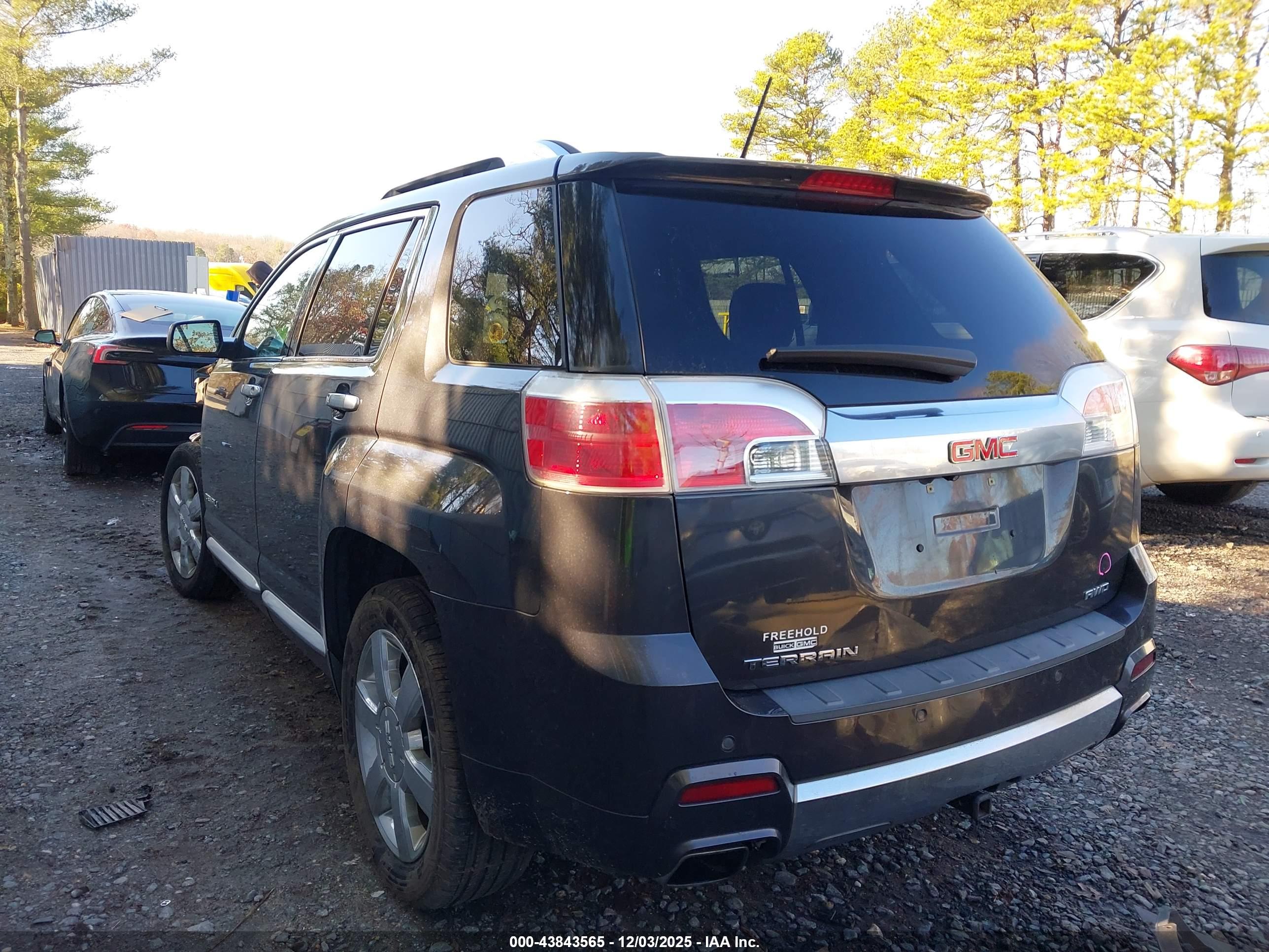 GMC TERRAIN image 3