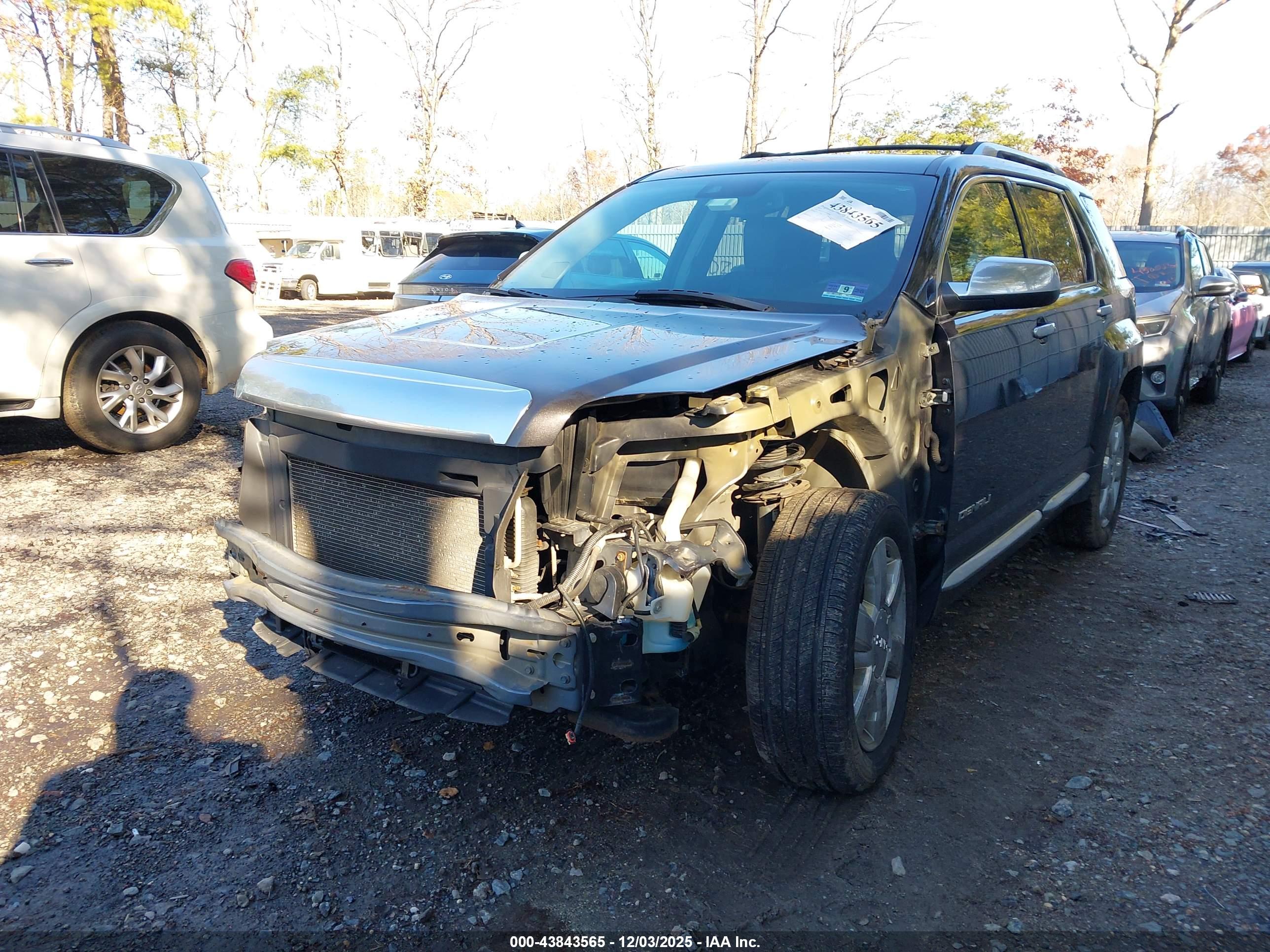 GMC TERRAIN image 6